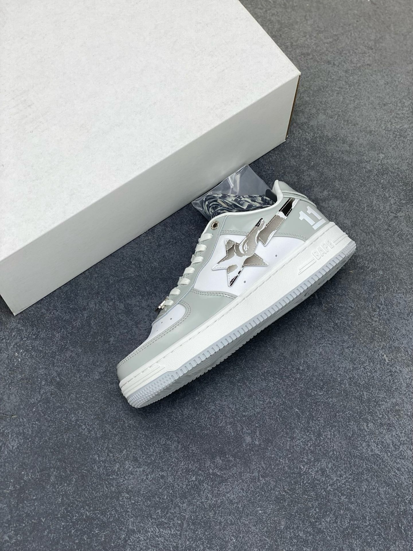 图片[7]-福利特价 独家私模 原鞋开发 正确色卡 欢迎对比 潮流教父nigo品牌 明星同款 Bape Sta 莫兰迪配色 经典百搭休闲运动板鞋 经典猿人头设计 纯正版型 海玻璃鞋垫 内置全掌气垫 全套顶级包装 包含猿人logo定制防尘袋 猿人logo卡片 抗压收纳抽屉式鞋盒 官方同步正码 货号：M91003H 尺码：36 36.5 37.5 38 38.5 39 40 40.5 41 42 42.5 43 44 44.5 45-选品中心