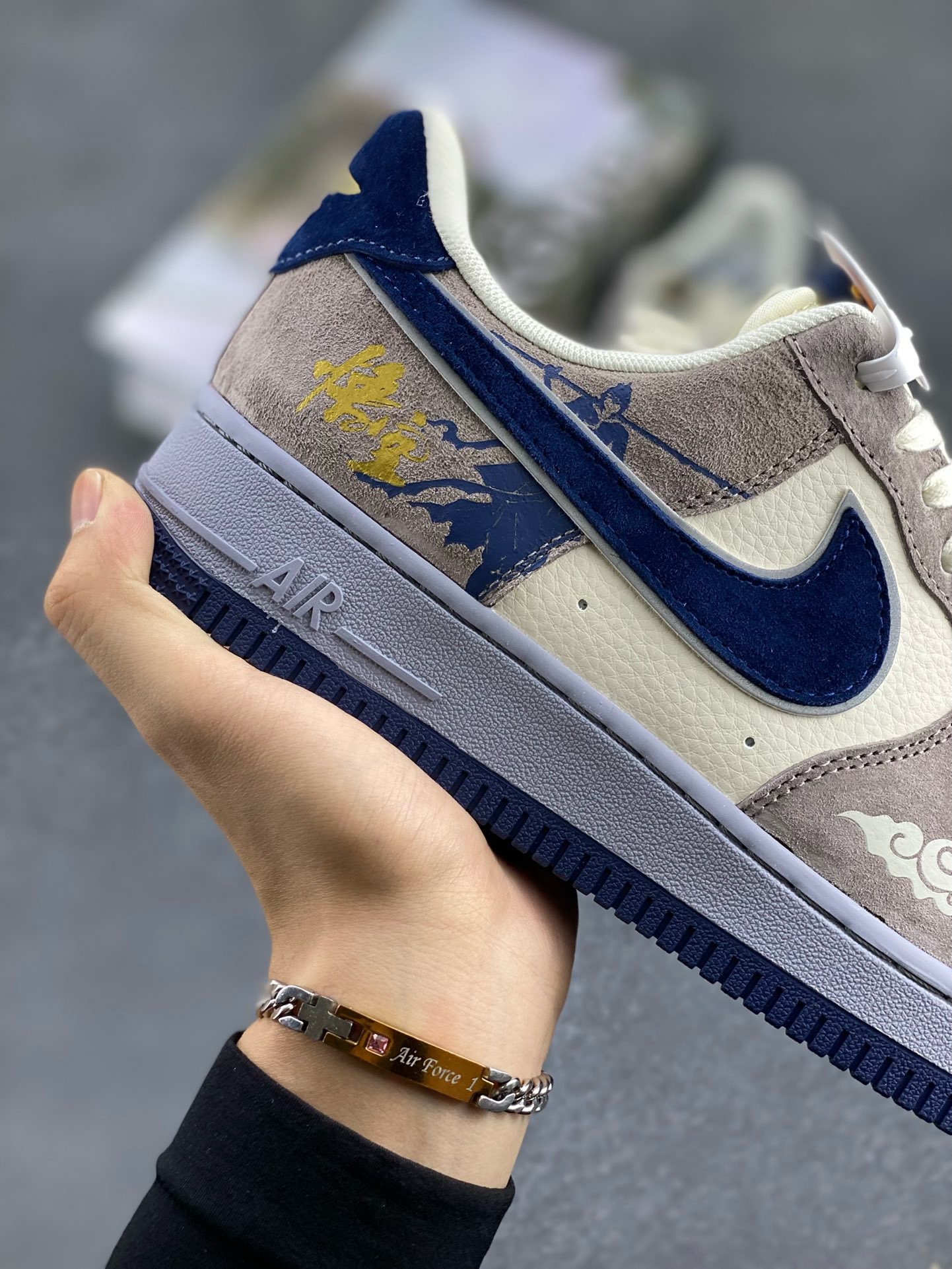 图片[6]-福利特价 NIke Air Force 1 \’07 Low “悟空”空军一号 低帮 运动鞋 休闲鞋 折边针车 工艺难度大 原楦头原纸板 原装鞋盒 定制五金配件 内置全掌气垫 原厂鞋底 货号：DM1688-802 尺码：36 36.5 37.5 38 38.5 39 40 40.5 41 42 42.5 43 44 44.5 45-选品中心