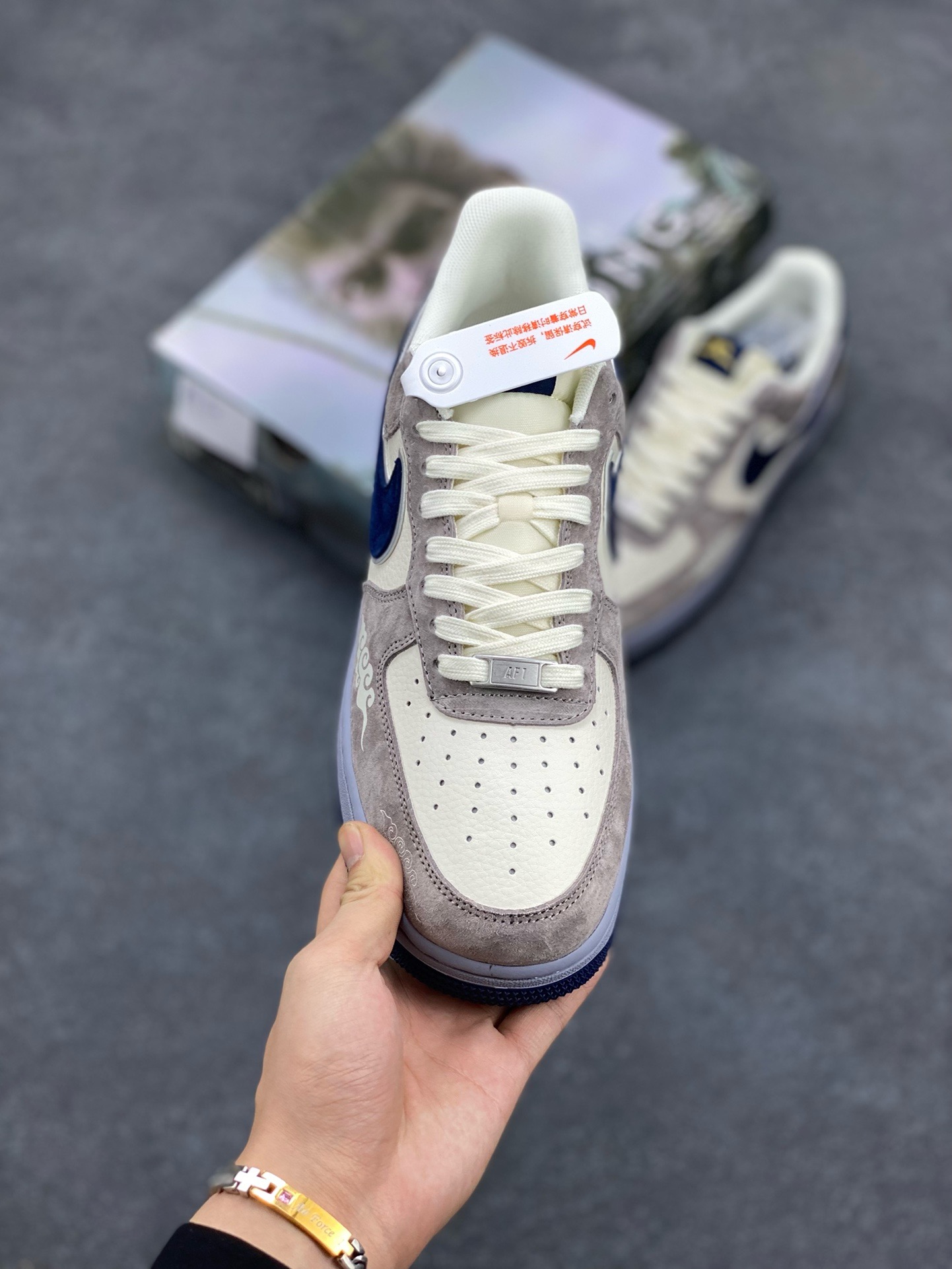 图片[2]-福利特价 NIke Air Force 1 \’07 Low “悟空”空军一号 低帮 运动鞋 休闲鞋 折边针车 工艺难度大 原楦头原纸板 原装鞋盒 定制五金配件 内置全掌气垫 原厂鞋底 货号：DM1688-802 尺码：36 36.5 37.5 38 38.5 39 40 40.5 41 42 42.5 43 44 44.5 45-选品中心