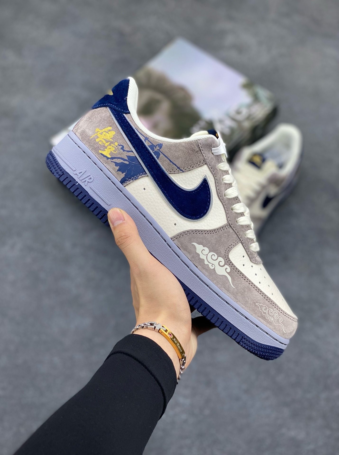 福利特价 NIke Air Force 1 \’07 Low “悟空”空军一号 低帮 运动鞋 休闲鞋 折边针车 工艺难度大 原楦头原纸板 原装鞋盒 定制五金配件 内置全掌气垫 原厂鞋底 货号:DM1688-802 尺码:36 36.5 37.5 38 38.5 39 40 40.5 41 42 42.5 43 44 44.5 45-选品中心