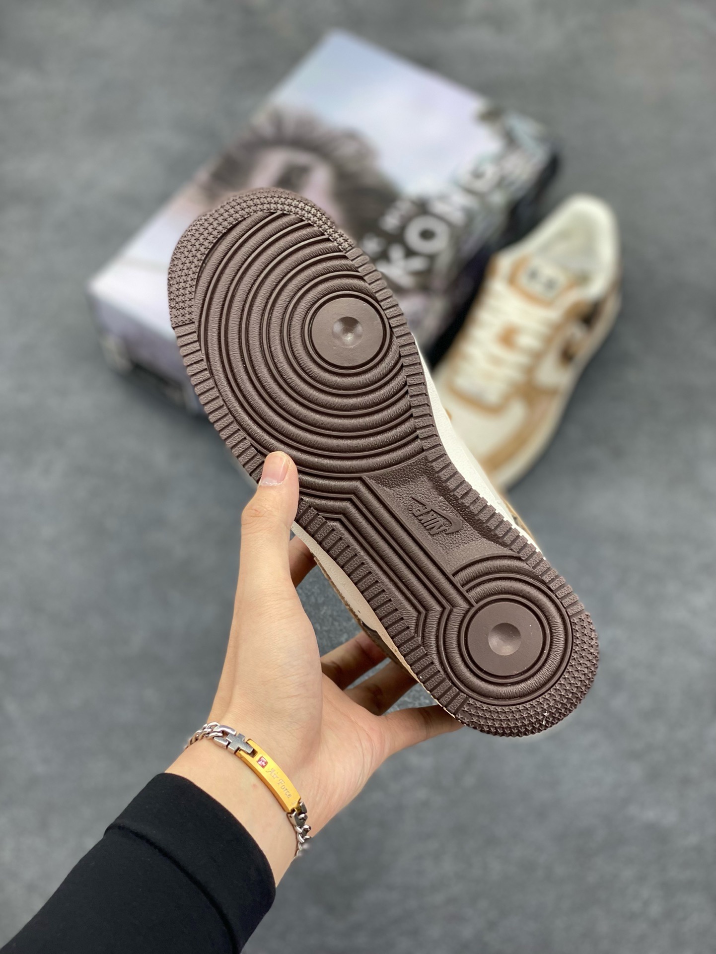 图片[5]-福利特价 NIke Air Force 1 \’07 Low “悟空”空军一号 低帮 运动鞋 休闲鞋 折边针车 工艺难度大 原楦头原纸板 原装鞋盒 定制五金配件 内置全掌气垫 原厂鞋底 货号：DM1688-803 尺码：36 36.5 37.5 38 38.5 39 40 40.5 41 42 42.5 43 44 44.5 45-选品中心