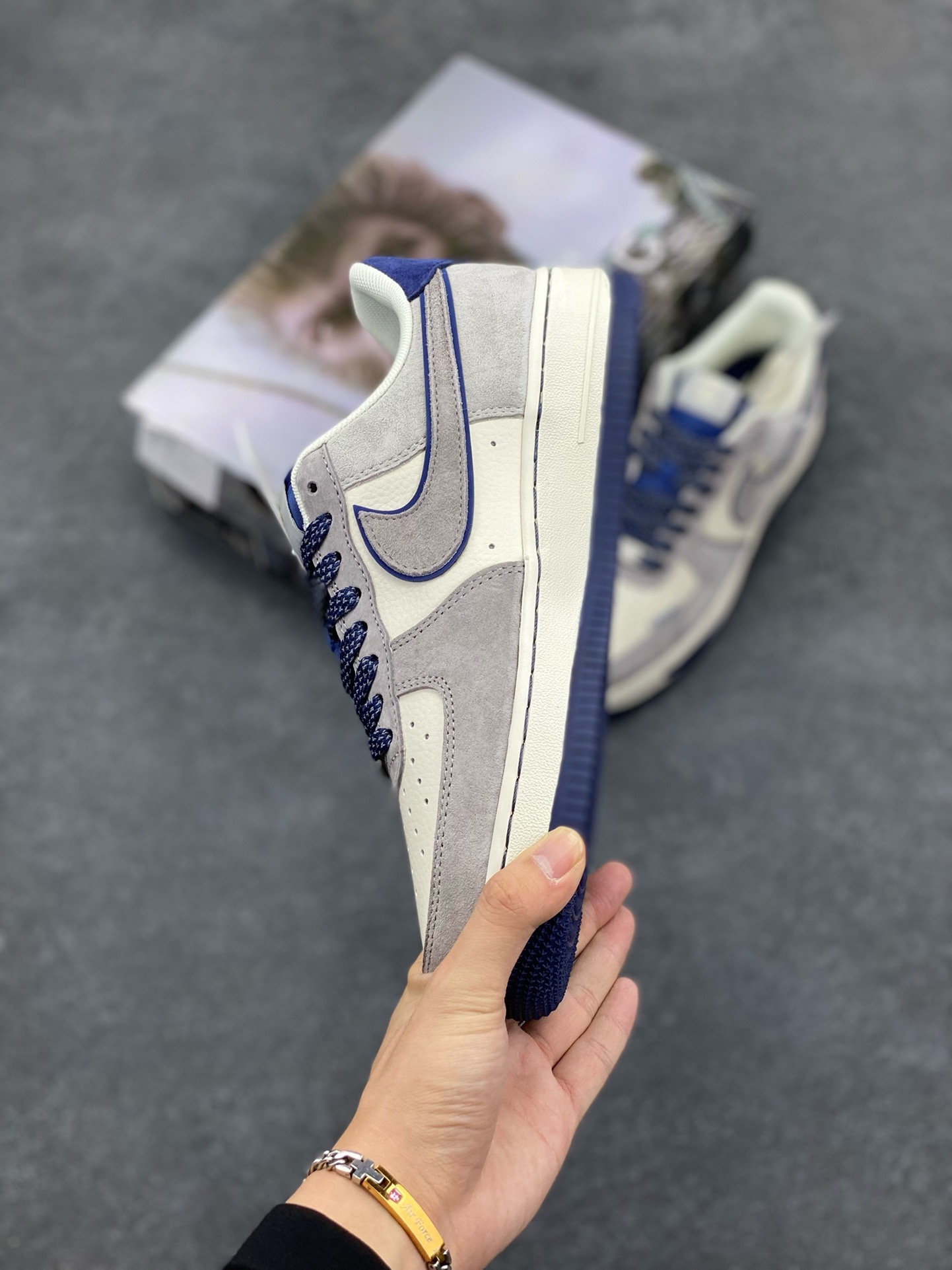 图片[3]-福利特价 NIke Air Force 1 \’07 Low “悟空涂鸦”空军一号 低帮 运动鞋 休闲鞋 折边针车 工艺难度大 原楦头原纸板 原装鞋盒 定制五金配件 内置全掌气垫 原厂鞋底 货号：DM1688-805 尺码：36 36.5 37.5 38 38.5 39 40 40.5 41 42 42.5 43 44 44.5 45-选品中心