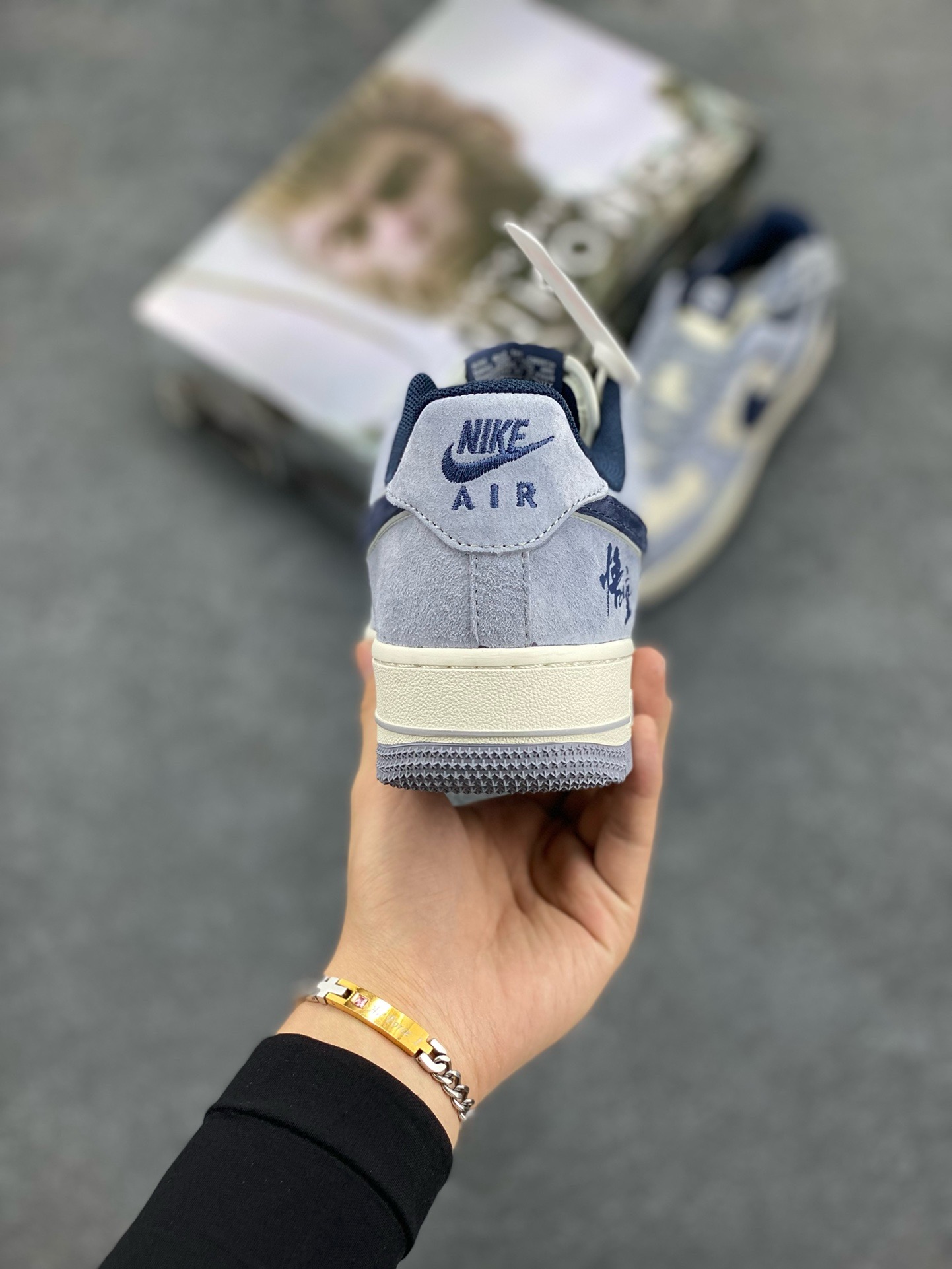 图片[4]-福利特价 NIke Air Force 1 \’07 Low “悟空”空军一号 低帮 运动鞋 休闲鞋 折边针车 工艺难度大 原楦头原纸板 原装鞋盒 定制五金配件 内置全掌气垫 原厂鞋底 货号：DM1688-806 尺码：36 36.5 37.5 38 38.5 39 40 40.5 41 42 42.5 43 44 44.5 45-选品中心