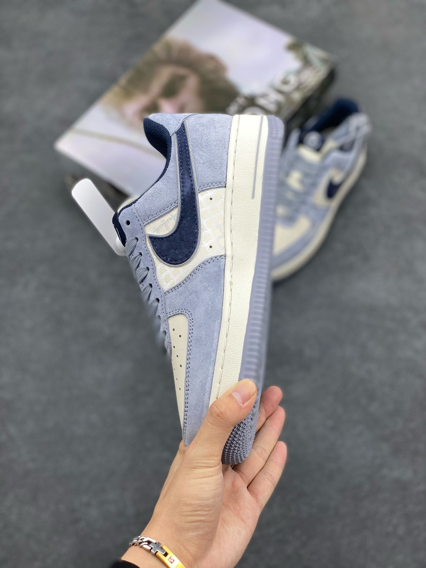 图片[3]-福利特价 NIke Air Force 1 \’07 Low “悟空”空军一号 低帮 运动鞋 休闲鞋 折边针车 工艺难度大 原楦头原纸板 原装鞋盒 定制五金配件 内置全掌气垫 原厂鞋底 货号：DM1688-806 尺码：36 36.5 37.5 38 38.5 39 40 40.5 41 42 42.5 43 44 44.5 45-选品中心
