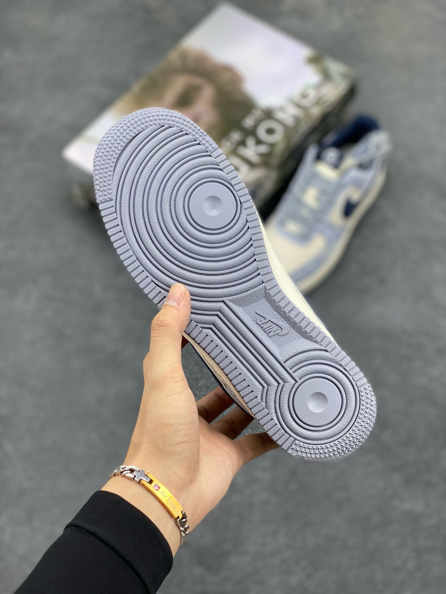 图片[5]-福利特价 NIke Air Force 1 \’07 Low “悟空”空军一号 低帮 运动鞋 休闲鞋 折边针车 工艺难度大 原楦头原纸板 原装鞋盒 定制五金配件 内置全掌气垫 原厂鞋底 货号：DM1688-806 尺码：36 36.5 37.5 38 38.5 39 40 40.5 41 42 42.5 43 44 44.5 45-选品中心