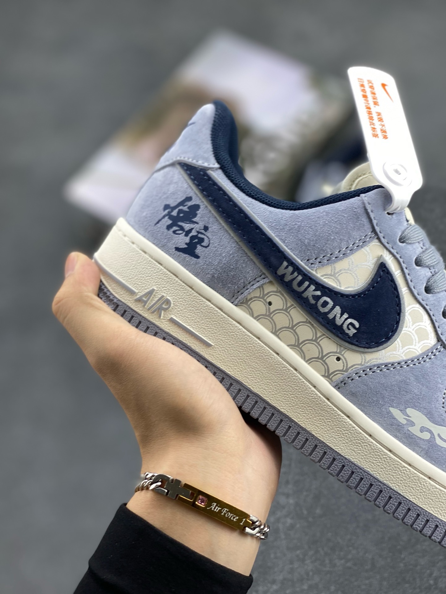 图片[6]-福利特价 NIke Air Force 1 \’07 Low “悟空”空军一号 低帮 运动鞋 休闲鞋 折边针车 工艺难度大 原楦头原纸板 原装鞋盒 定制五金配件 内置全掌气垫 原厂鞋底 货号：DM1688-806 尺码：36 36.5 37.5 38 38.5 39 40 40.5 41 42 42.5 43 44 44.5 45-选品中心