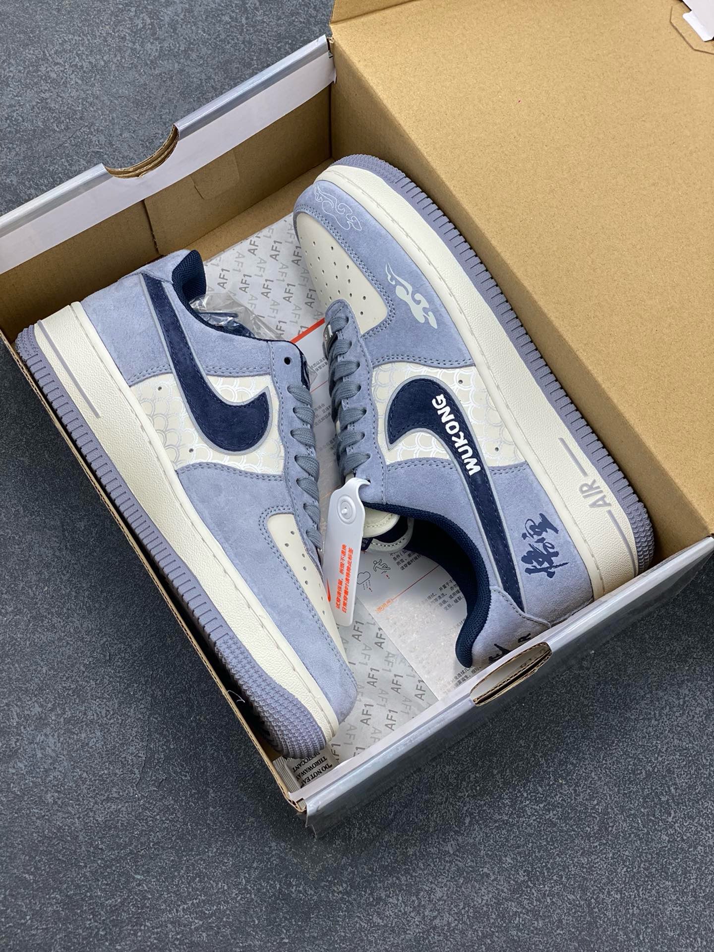 图片[9]-福利特价 NIke Air Force 1 \’07 Low “悟空”空军一号 低帮 运动鞋 休闲鞋 折边针车 工艺难度大 原楦头原纸板 原装鞋盒 定制五金配件 内置全掌气垫 原厂鞋底 货号：DM1688-806 尺码：36 36.5 37.5 38 38.5 39 40 40.5 41 42 42.5 43 44 44.5 45-选品中心