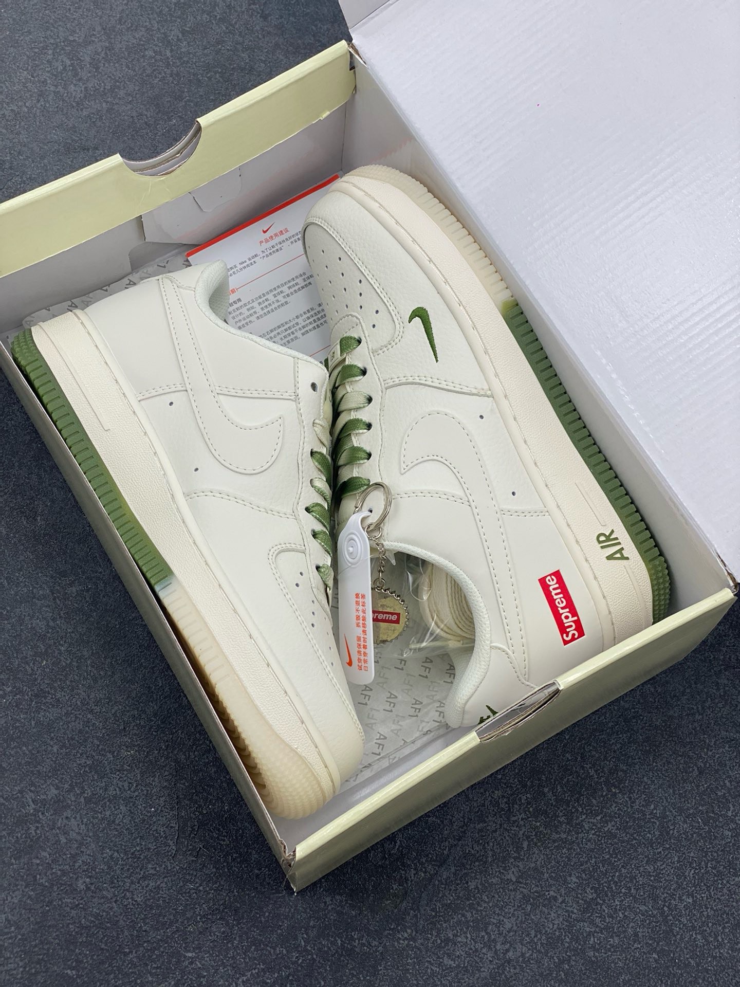 图片[9]-福利特价 NIke Air Force 1 \’07 Low “Supreme联名–米青”空军一号 低帮 运动鞋 休闲鞋 折边针车 工艺难度大 原楦头原纸板 原装鞋盒 定制五金配件 内置全掌气垫 原厂鞋底 货号：BB7577-213 尺码：36 36.5 37.5 38 38.5 39 40 40.5 41 42 42.5 43 44 44.5 45-选品中心