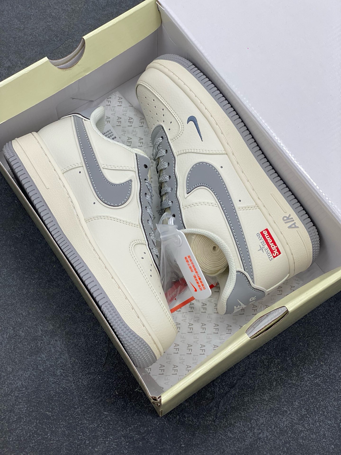 图片[9]-福利特价 NIke Air Force 1 \’07 Low “石头岛Supreme联名——米白星灰”空军一号 低帮 运动鞋 休闲鞋 折边针车 工艺难度大 原楦头原纸板 原装鞋盒 定制五金配件 内置全掌气垫 原厂鞋底 货号：BB1616-303 尺码：36 36.5 37.5 38 38.5 39 40 40.5 41 42 42.5 43 44 44.5 45-选品中心