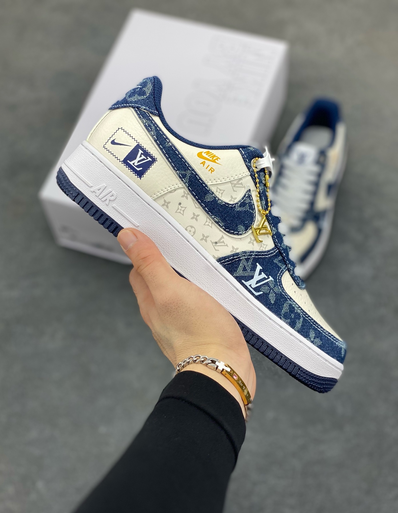 NK Air Force 1‘07 Low 定制款抽屉盒 空军一号低帮休闲板鞋 定制皮料 原楦原纸板 纯正版型 高清洁度 内置全掌气垫 货号:CW2288-111 尺码:36 36.5 37.5 38 38.5 39 40 40.5 41 42 42.5 43 44 44.5 45-选品中心