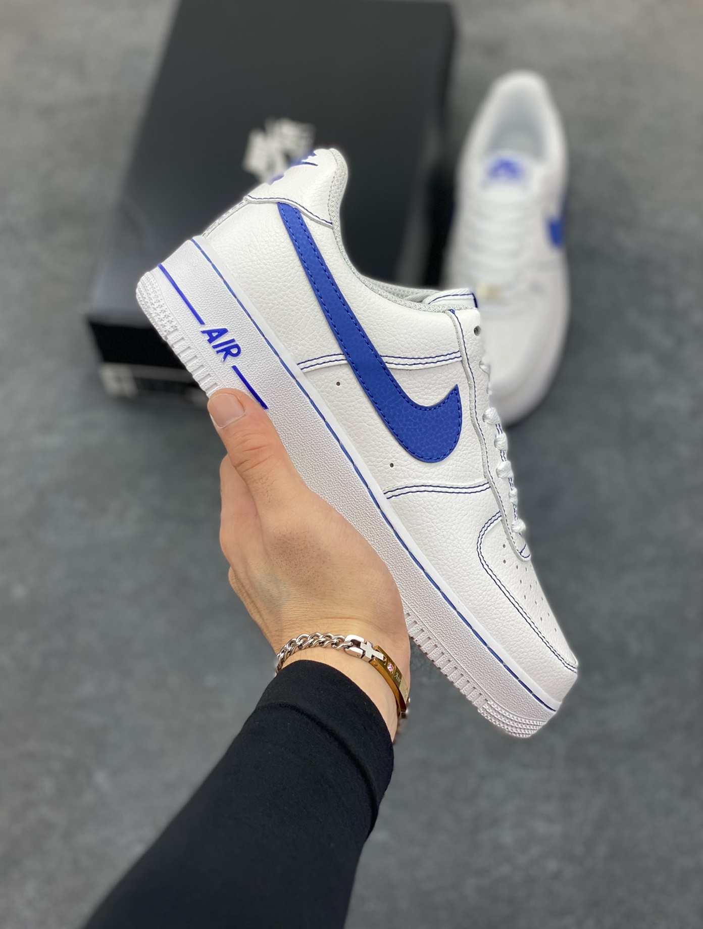 福利特价 Nike Air Force 1 Low 白蓝 原楦头原纸板 打造纯正空军版型 专注外贸渠道 全掌内置蜂窝气垫 原盒配件 原厂中底钢印、拉帮完美 货号:HQ2037-100 尺码:36 36.5 37.5 38 38.5 39 40 40.5 41 42 42.5 43 44 44.5 45-选品中心