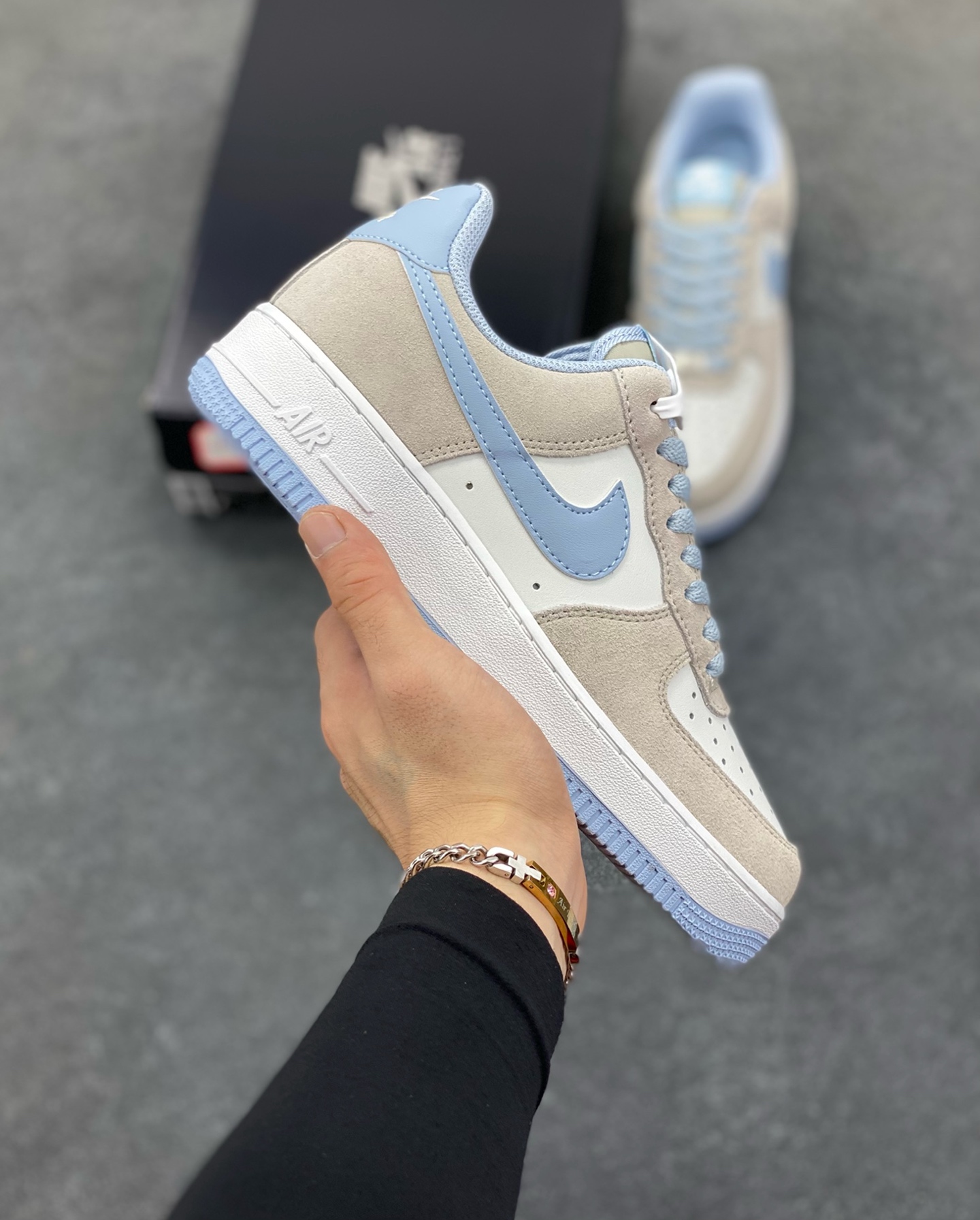 Nike Air Force 1 Low 海盐蓝 原楦头原纸板 打造纯正空军版型 专注外贸渠道 全掌内置蜂窝气垫 原盒配件 原厂中底钢印、拉帮完美 货号:FQ8714-005 尺码:36 36.5 37.5 38 38.5 39 40 40.5 41 42 42.5 43 44 44.5 45-选品中心