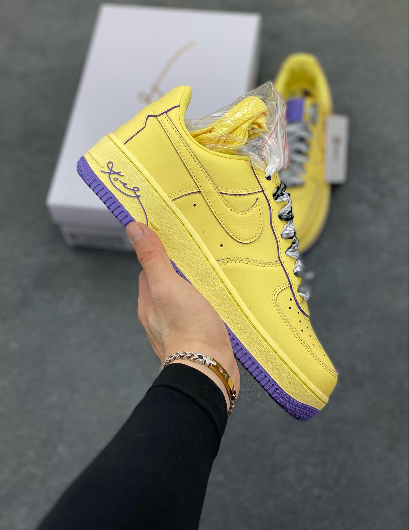 Nike Air Force 1 Low 科比 空军一号低帮运动休闲板鞋 原楦头原纸板 打造纯正空军版型 专注外贸渠道 全掌内置蜂窝气垫 原盒配件 原厂中底钢印、拉帮完美 货号：HV9408-700 尺码：36 36.5 37.5 38 38.5 39 40 40.5 41 42 42.5 43 44 44.5 45-选品中心