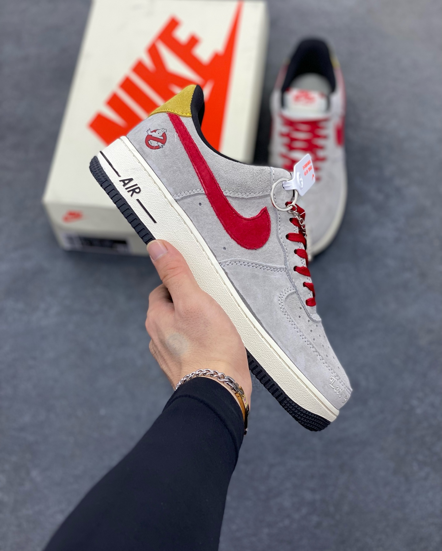 NIke Air Force 1 \’07 Low “万圣节联名–红灰猪八”空军一号 低帮 运动鞋 休闲鞋 折边针车 工艺难度大 原楦头原纸板 原装鞋盒 定制五金配件 内置全掌气垫 原厂鞋底 货号:KK1988-020 尺码:36 36.5 37.5 38 38.5 39 40 40.5 41 42 42.5 43 44 44.5 45-选品中心