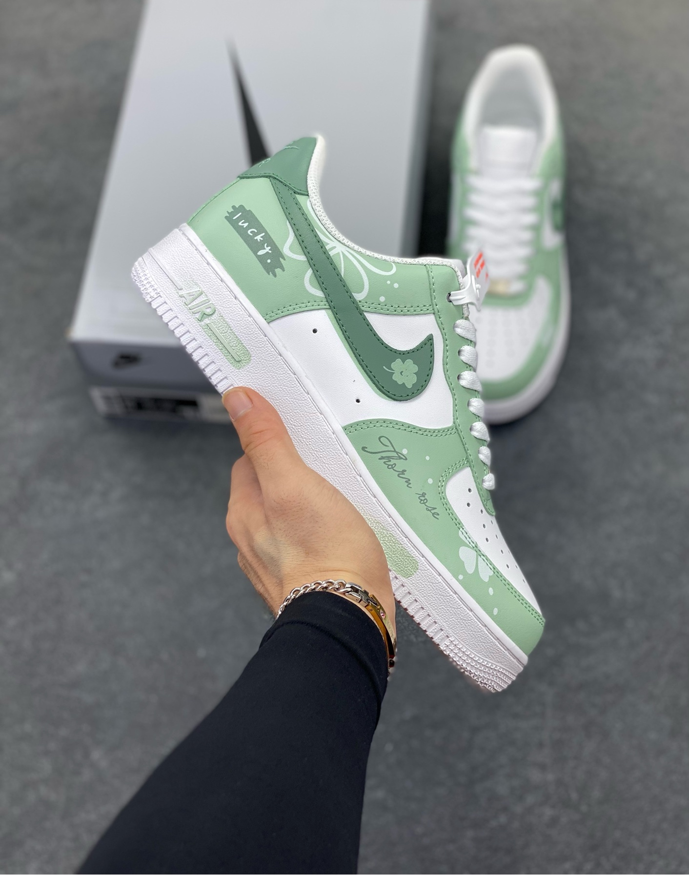 Nike Air Force 1 Low’07 捣蛋鬼 空军一号低帮休闲板鞋 定制皮料 定制鞋盒 原楦原纸板 纯正空军版型 内置全掌气垫 货号:ZH0316-096 尺码:36 36.5 37.5 38 38.5 39 40 40.5 41 42 42.5 43 44 44.5 45-选品中心
