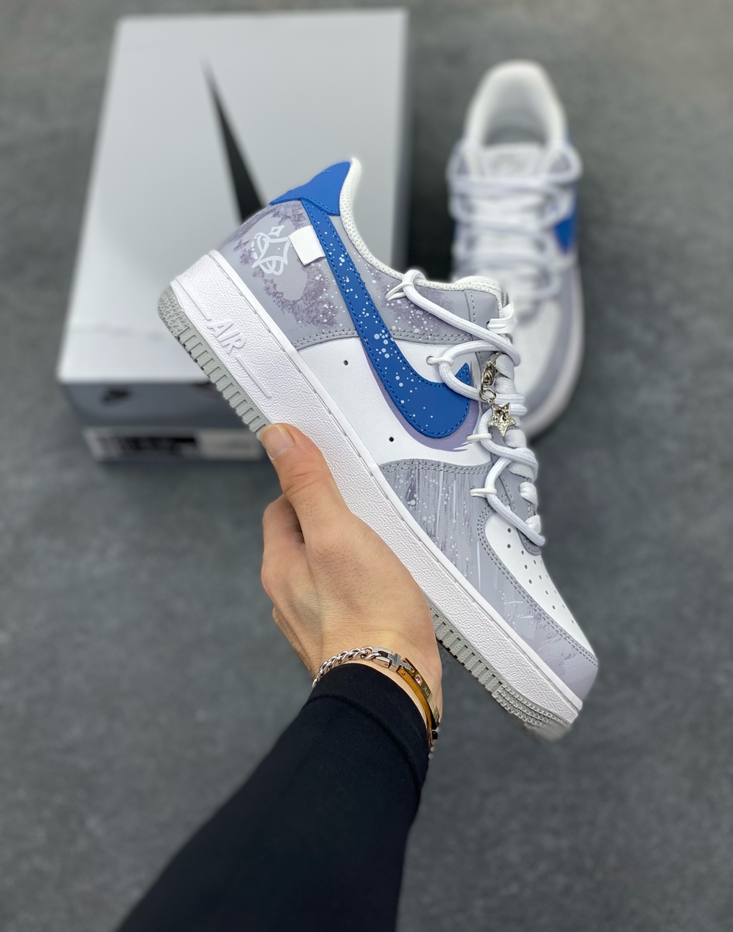 Nike Air Force 1 Low’07 繁星似点 空军一号低帮休闲板鞋 定制皮料 定制鞋盒 原楦原纸板 纯正空军版型 内置全掌气垫 货号：ZH0316-099 尺码：36 36.5 37.5 38 38.5 39 40 40.5 41 42 42.5 43 44 44.5 45-选品中心