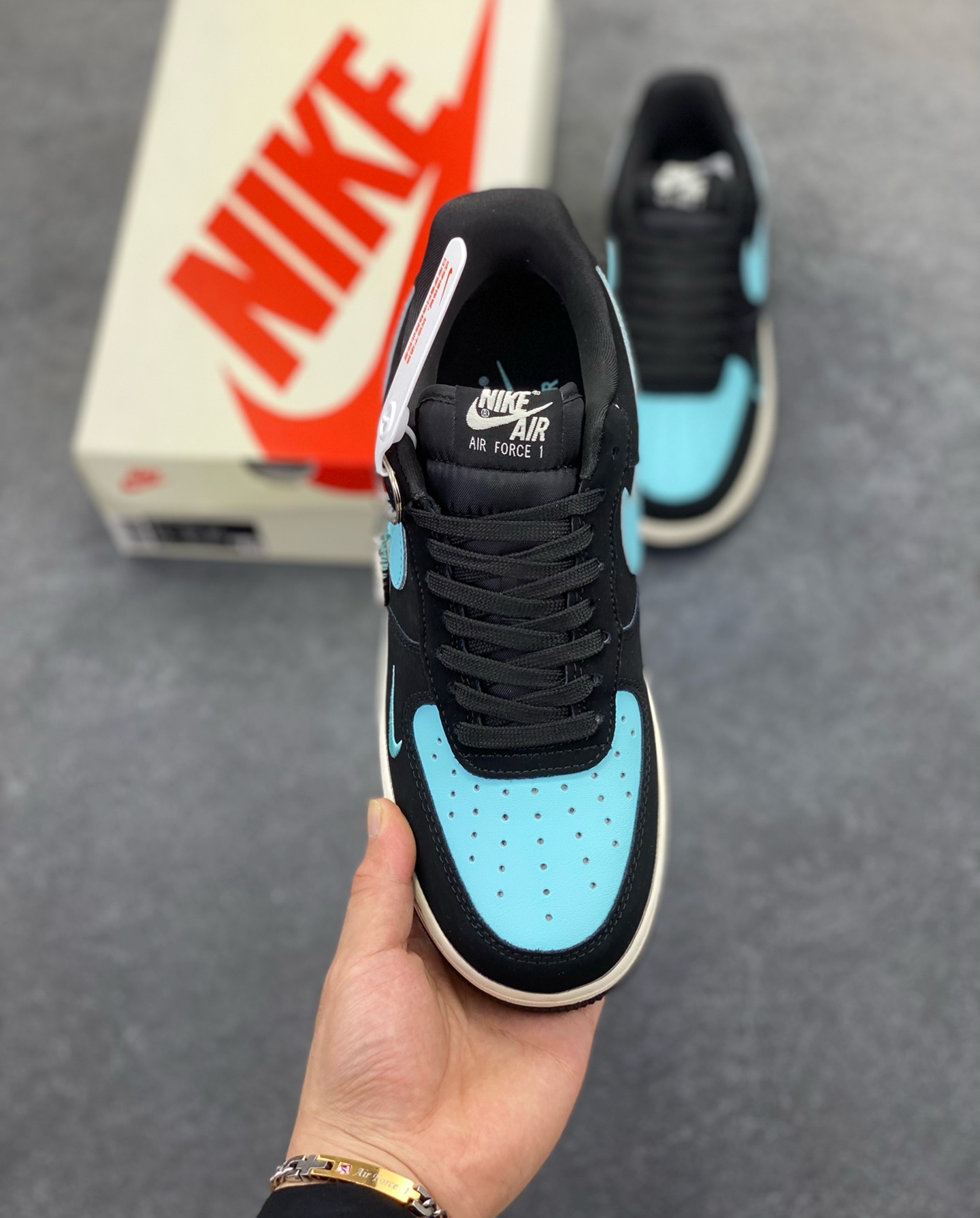 图片[2]-NIke Air Force 1 \’07 Low “斯图西联名–黑蒂芙尼”空军一号 低帮 运动鞋 休闲鞋 折边针车 工艺难度大 原楦头原纸板 原装鞋盒 定制五金配件 内置全掌气垫 原厂鞋底 货号：KK1988-030 尺码：36 36.5 37.5 38 38.5 39 40 40.5 41 42 42.5 43 44 44.5 45-选品中心