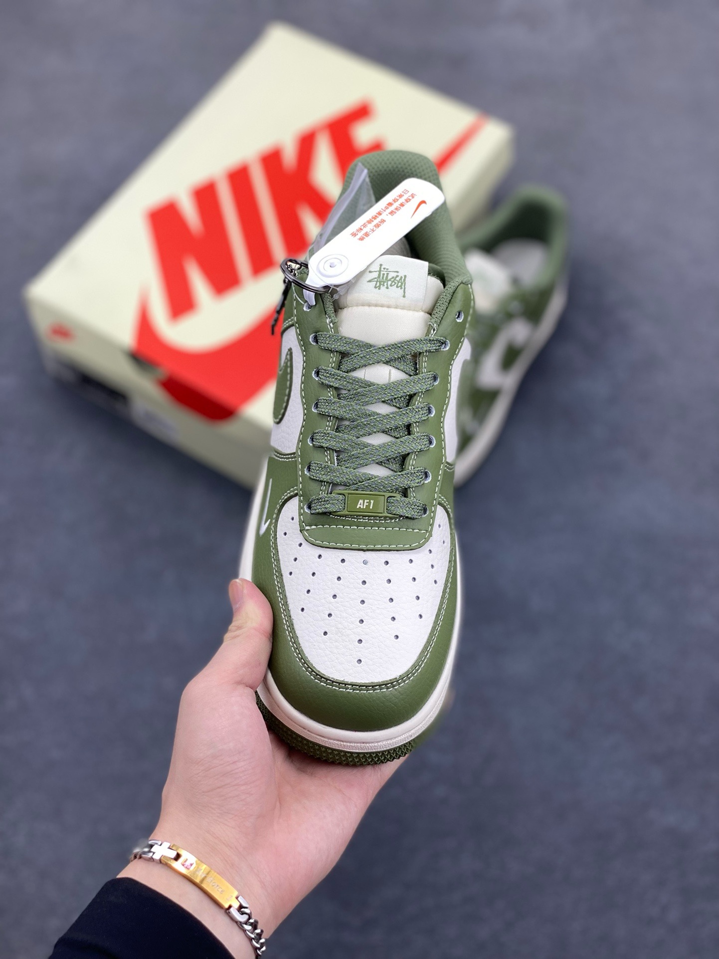 图片[2]-福利特价 NIke Air Force 1 \’07 Low “斯图西联名–荷叶绿”空军一号 低帮 运动鞋 休闲鞋 折边针车 工艺难度大 原楦头原纸板 原装鞋盒 定制五金配件 内置全掌气垫 原厂鞋底 货号：BB5353-515 尺码：36 36.5 37.5 38 38.5 39 40 40.5 41 42 42.5 43 44 44.5 45-选品中心