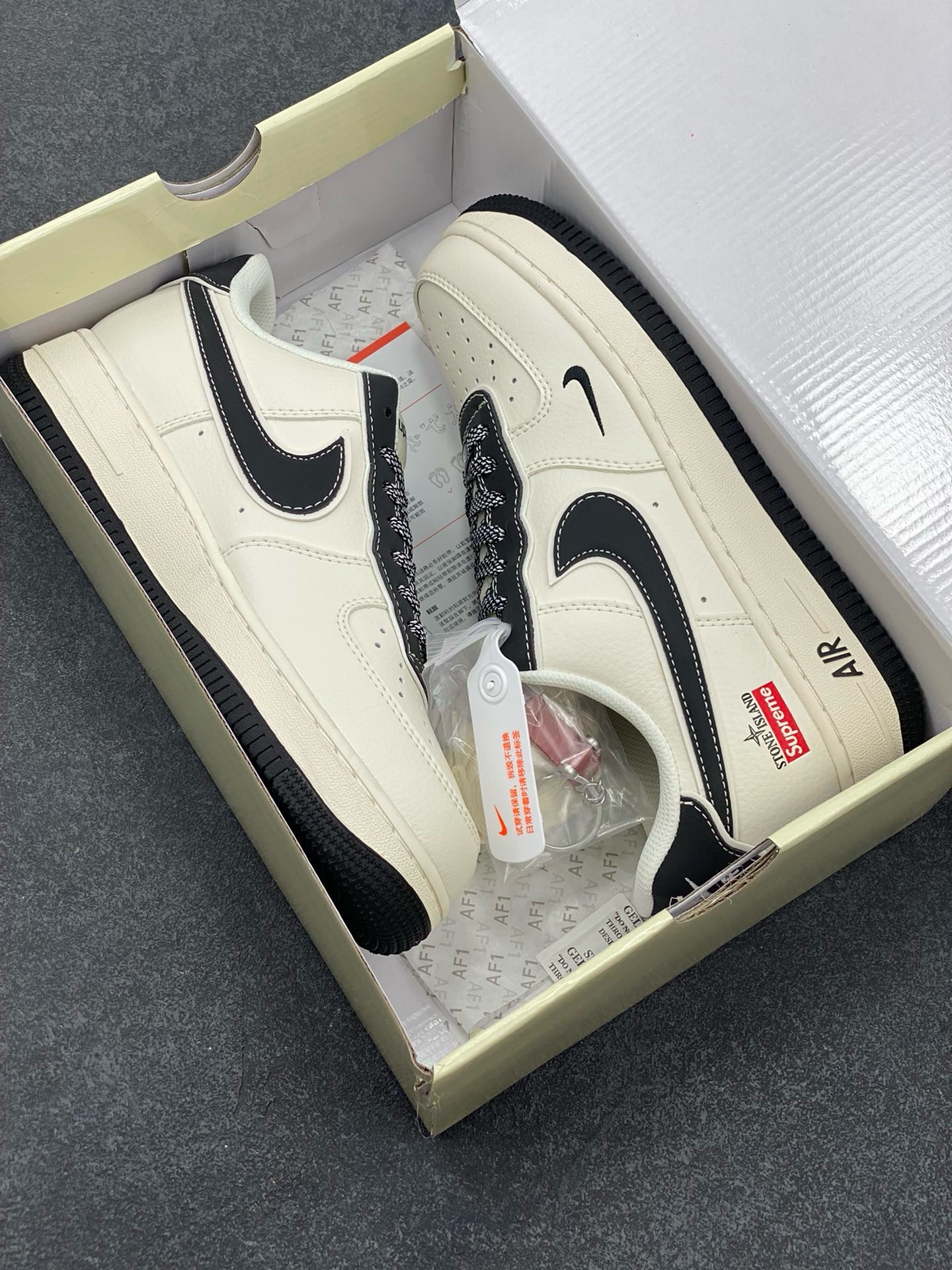 图片[9]-福利特价 NIke Air Force 1 \’07 Low “石头岛Supreme联名–米白黑尾”空军一号 低帮 运动鞋 休闲鞋 折边针车 工艺难度大 原楦头原纸板 原装鞋盒 定制五金配件 内置全掌气垫 原厂鞋底 货号：BB1616-307 尺码：36 36.5 37.5 38 38.5 39 40 40.5 41 42 42.5 43 44 44.5 45-选品中心