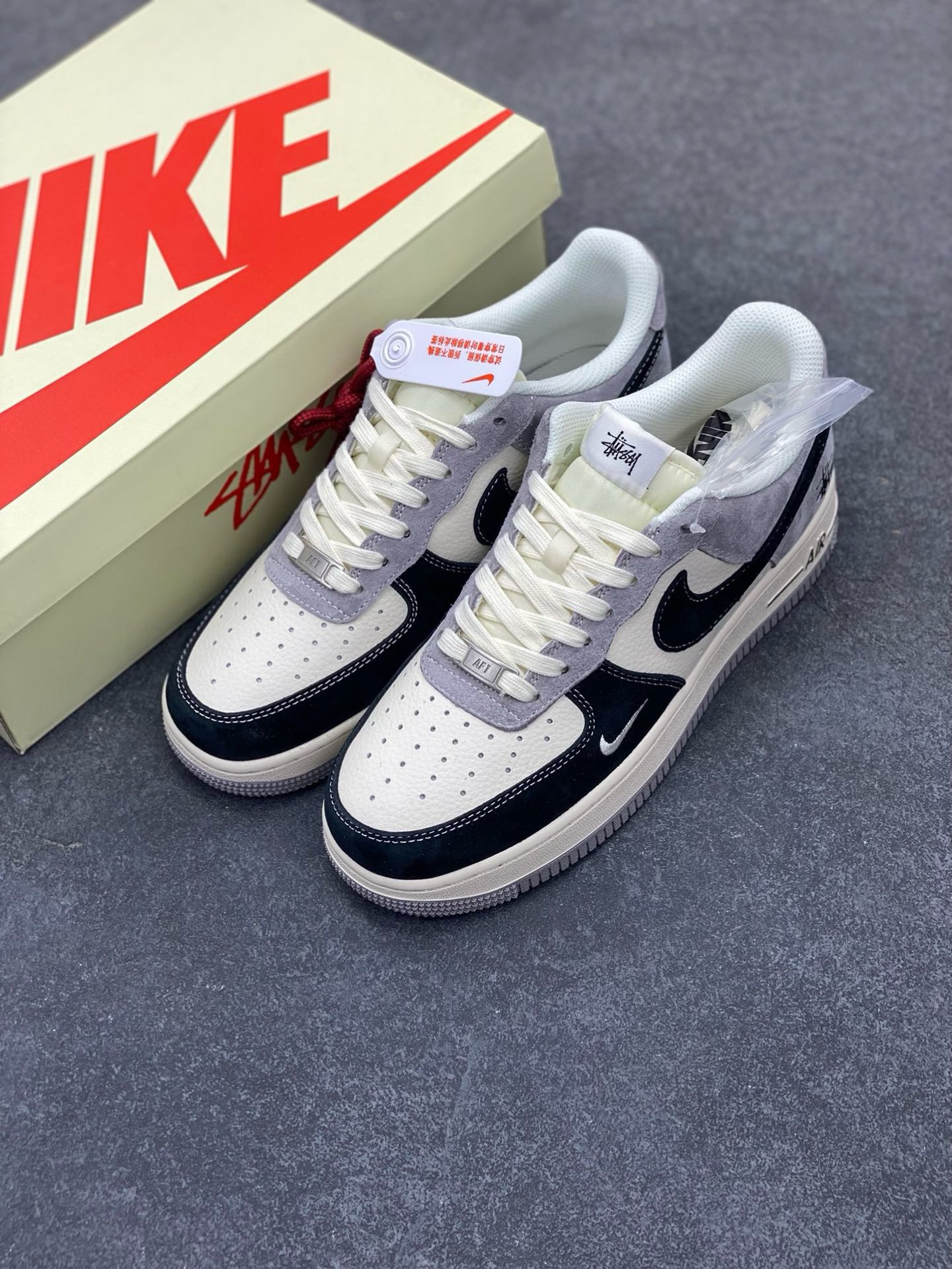 图片[8]-NIke Air Force 1 \’07 Low “斯图西联名——黑灰猪八拼接”空军一号 低帮 运动鞋 休闲鞋 折边针车 工艺难度大 原楦头原纸板 原装鞋盒 定制五金配件 内置全掌气垫 原厂鞋底 货号：XZ6188-363 尺码：36 36.5 37.5 38 38.5 39 40 40.5 41 42 42.5 43 44 44.5 45-选品中心