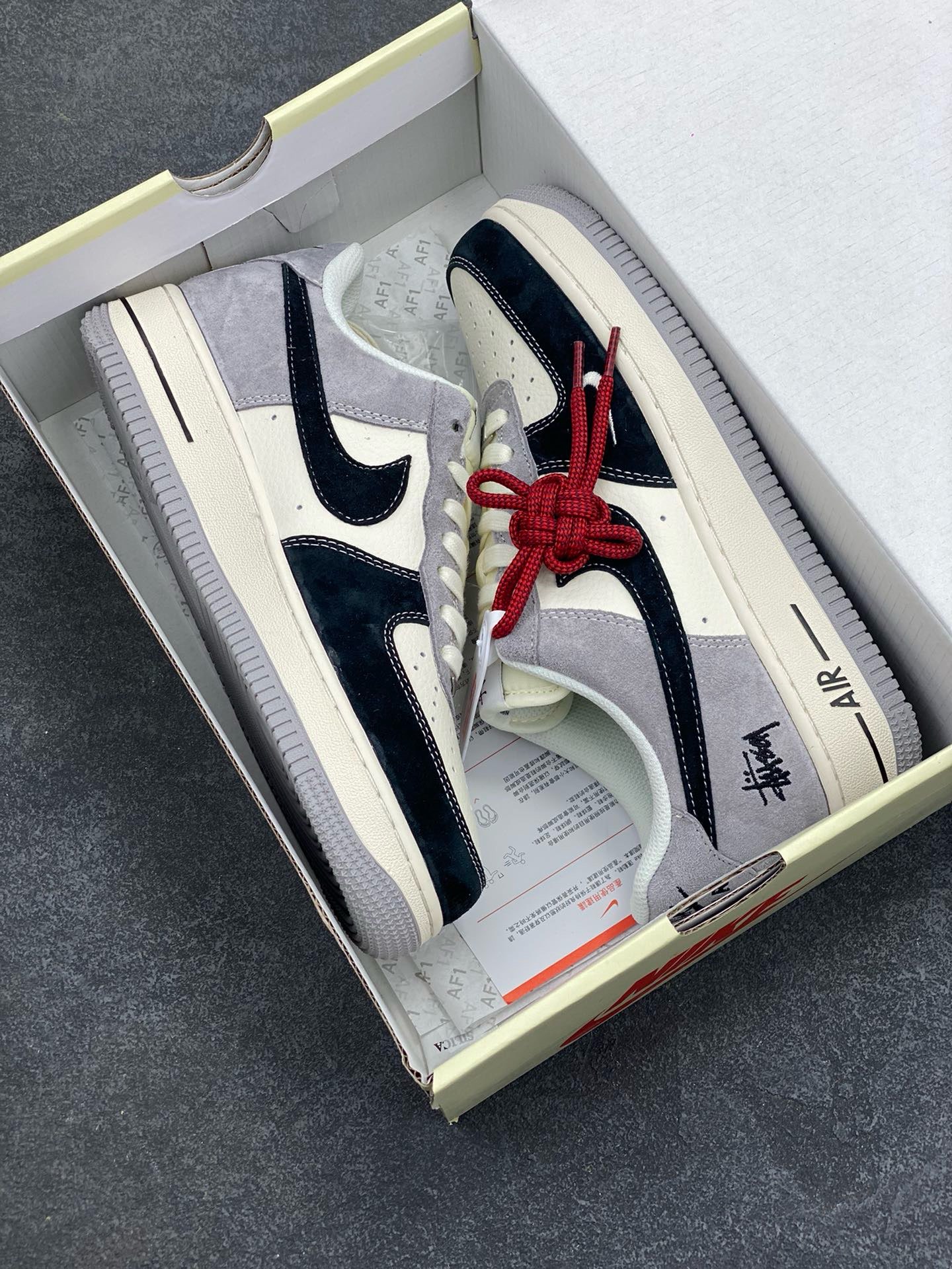 图片[9]-NIke Air Force 1 \’07 Low “斯图西联名——黑灰猪八拼接”空军一号 低帮 运动鞋 休闲鞋 折边针车 工艺难度大 原楦头原纸板 原装鞋盒 定制五金配件 内置全掌气垫 原厂鞋底 货号：XZ6188-363 尺码：36 36.5 37.5 38 38.5 39 40 40.5 41 42 42.5 43 44 44.5 45-选品中心