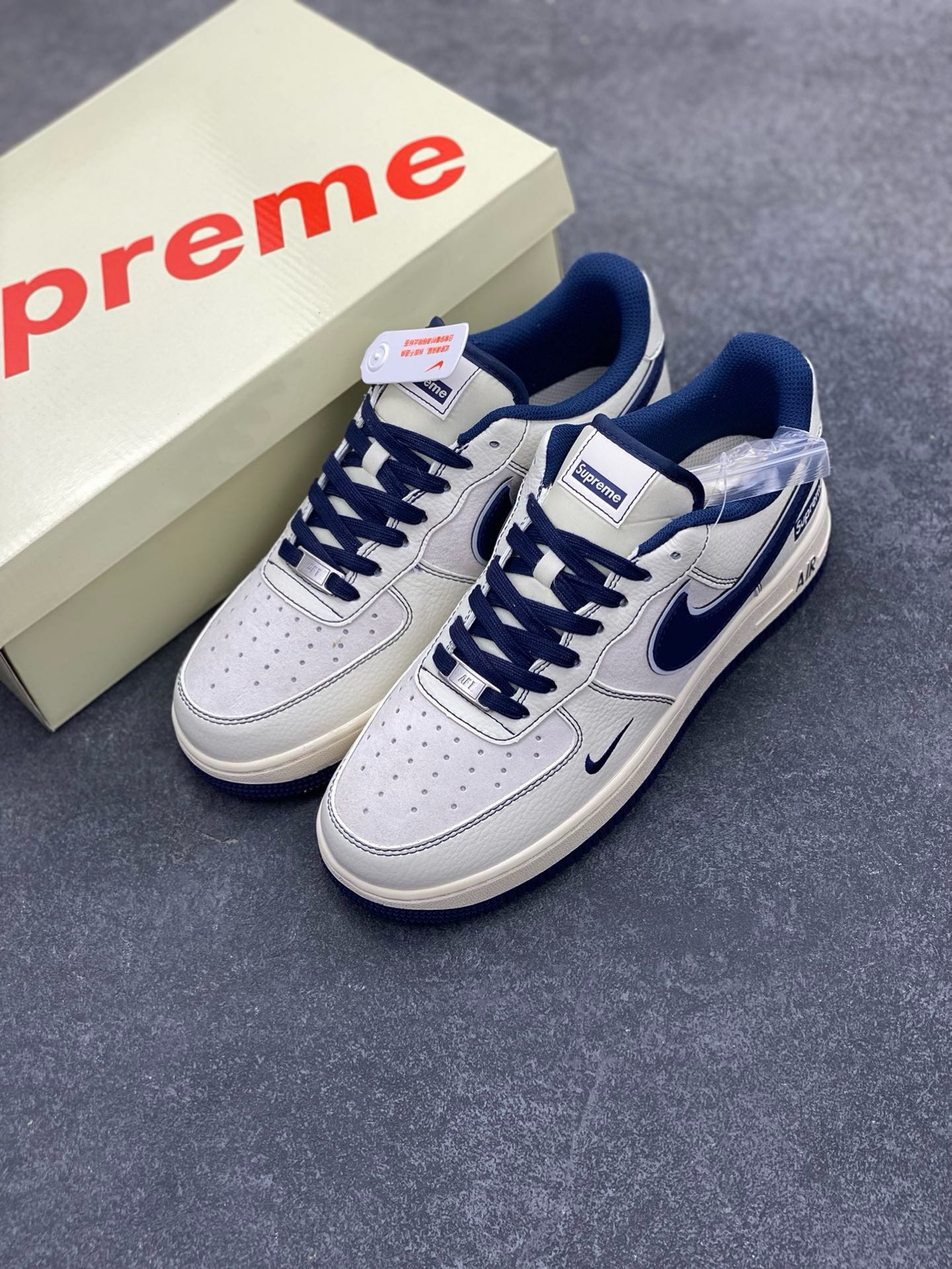 图片[8]-NIke Air Force 1 \’07 Low “Supreme联名——深蓝线条”空军一号 低帮 运动鞋 休闲鞋 折边针车 工艺难度大 原楦头原纸板 原装鞋盒 定制五金配件 内置全掌气垫 原厂鞋底 货号：XZ6188-019 尺码：36 36.5 37.5 38 38.5 39 40 40.5 41 42 42.5 43 44 44.5 45-选品中心