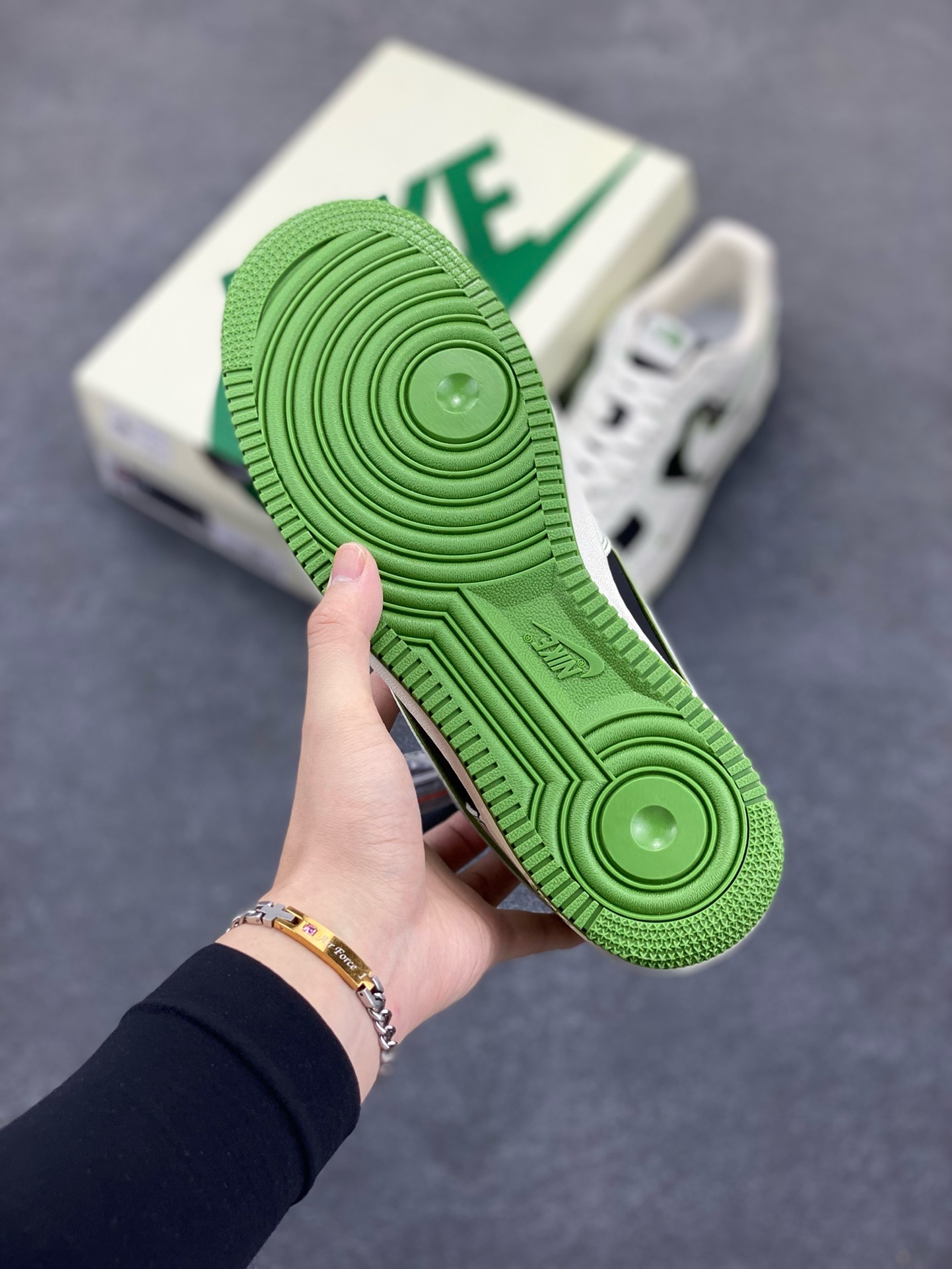 图片[5]-福利特价 NIke Air Force 1 \’07 Low “北面联名”空军一号 低帮 运动鞋 休闲鞋 折边针车 工艺难度大 原楦头原纸板 原装鞋盒 定制五金配件 内置全掌气垫 原厂鞋底 货号：SC9207-527 尺码：36 36.5 37.5 38 38.5 39 40 40.5 41 42 42.5 43 44 44.5 45-选品中心