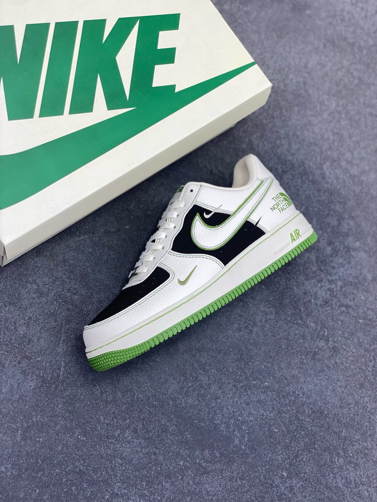 图片[7]-福利特价 NIke Air Force 1 \’07 Low “北面联名”空军一号 低帮 运动鞋 休闲鞋 折边针车 工艺难度大 原楦头原纸板 原装鞋盒 定制五金配件 内置全掌气垫 原厂鞋底 货号：SC9207-527 尺码：36 36.5 37.5 38 38.5 39 40 40.5 41 42 42.5 43 44 44.5 45-选品中心