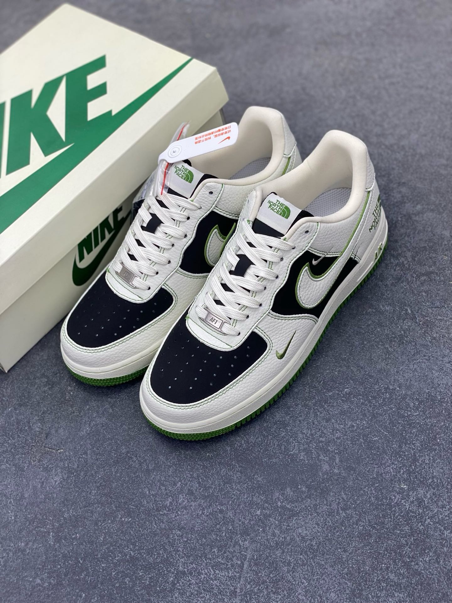 图片[8]-福利特价 NIke Air Force 1 \’07 Low “北面联名”空军一号 低帮 运动鞋 休闲鞋 折边针车 工艺难度大 原楦头原纸板 原装鞋盒 定制五金配件 内置全掌气垫 原厂鞋底 货号：SC9207-527 尺码：36 36.5 37.5 38 38.5 39 40 40.5 41 42 42.5 43 44 44.5 45-选品中心
