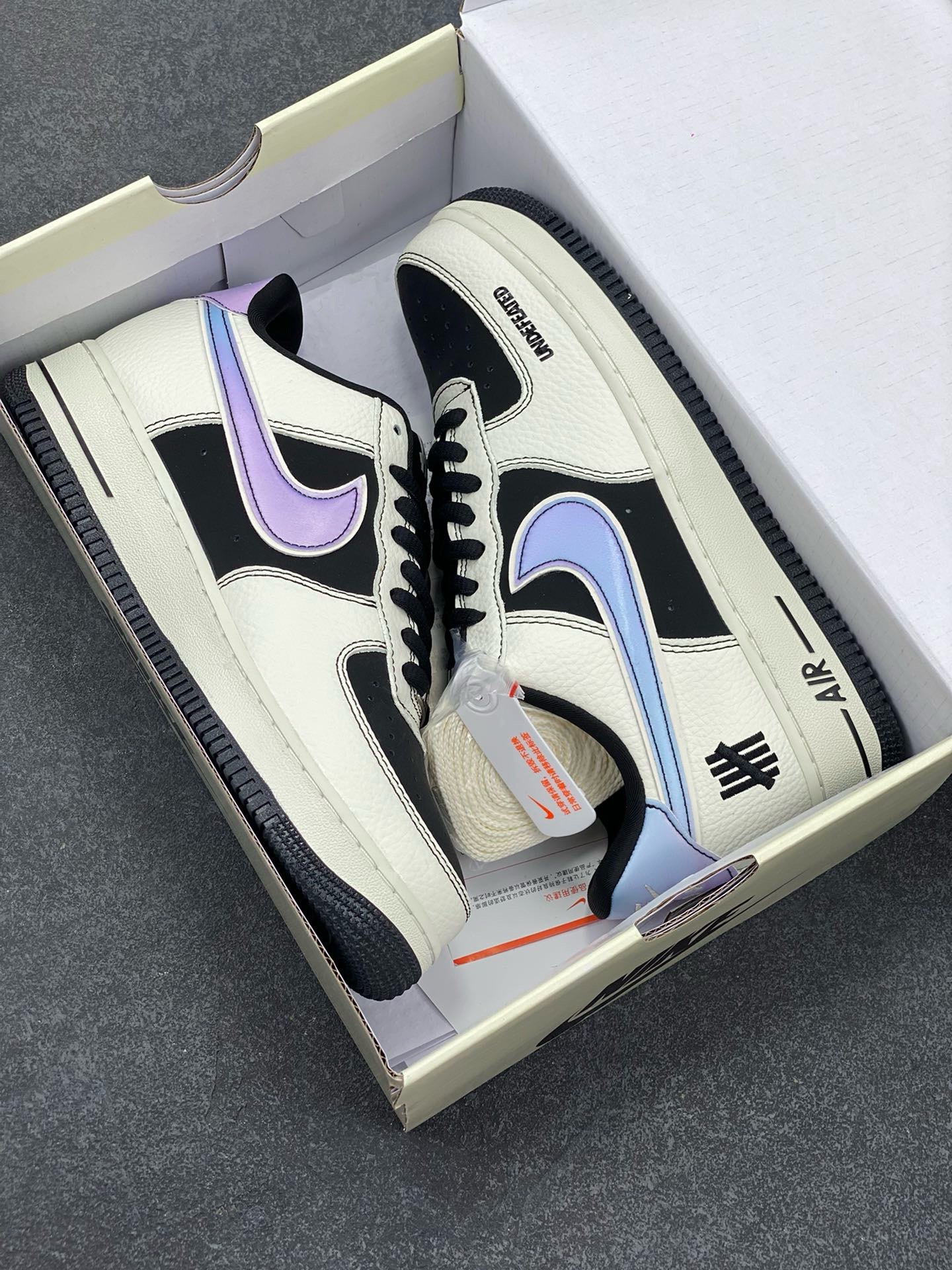 图片[9]-福利特价 NIke Air Force 1 \’07 Low “UN联名”空军一号 低帮 运动鞋 休闲鞋 折边针车 工艺难度大 原楦头原纸板 原装鞋盒 定制五金配件 内置全掌气垫 原厂鞋底 货号：SC9207-528 尺码：36 36.5 37.5 38 38.5 39 40 40.5 41 42 42.5 43 44 44.5 45-选品中心