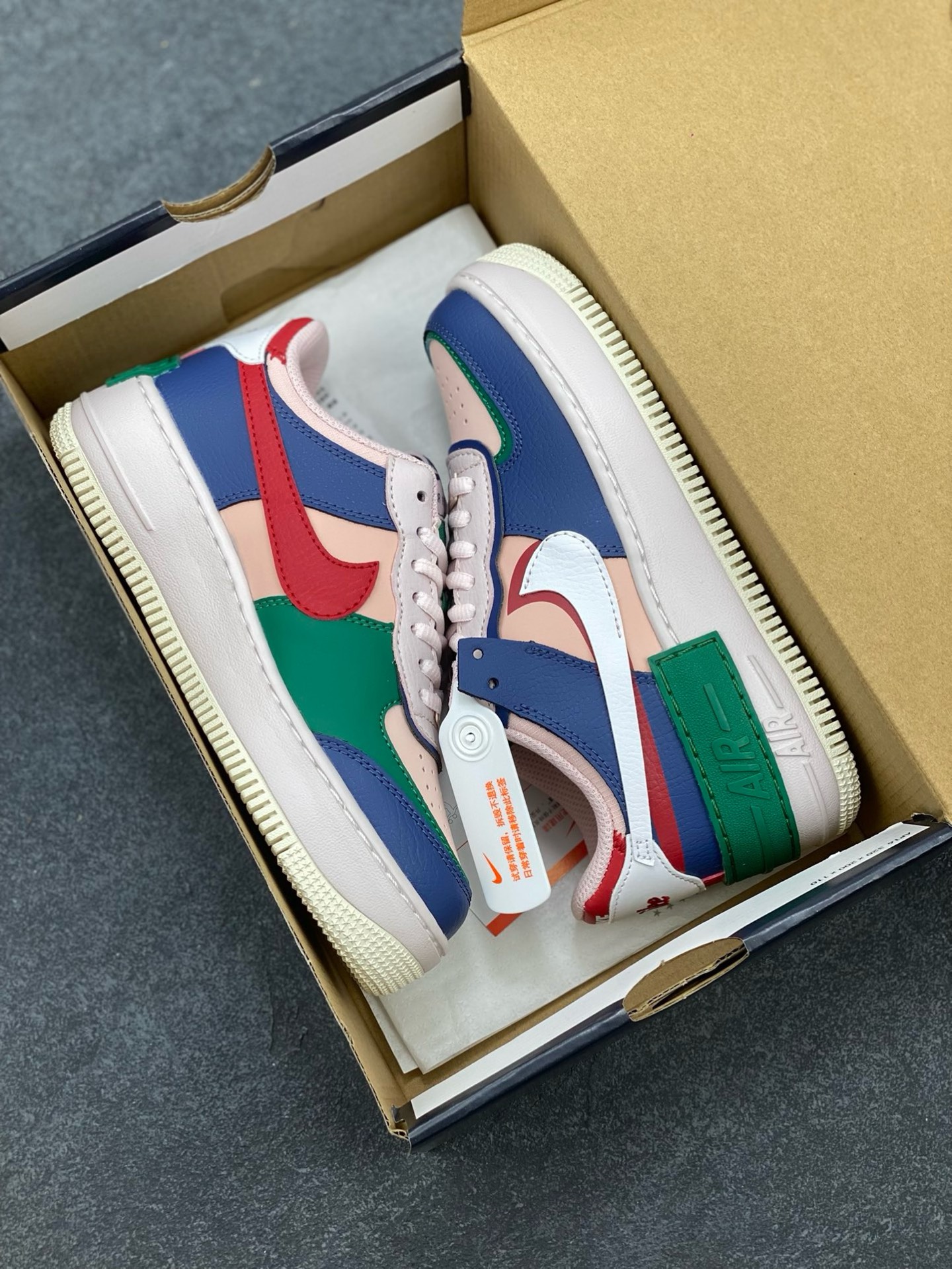 图片[9]-福利特价 NK Air Force 1 Shadow 轻量增高低帮百搭板鞋\”拼接马卡龙\” 全新少女系解构主义设计双层轻量EVA发泡中底+防滑RB橡胶外圈底鞋底 原楦头原纸板 打造纯正空军版型 专注外贸渠道 全掌内置蜂窝气垫 原盒配件 原厂中底钢印、拉帮完美 货号：CI0919-400 尺码：35.5 36 36.5 37.5 38 38.5 39 40 40.5 41 42-选品中心
