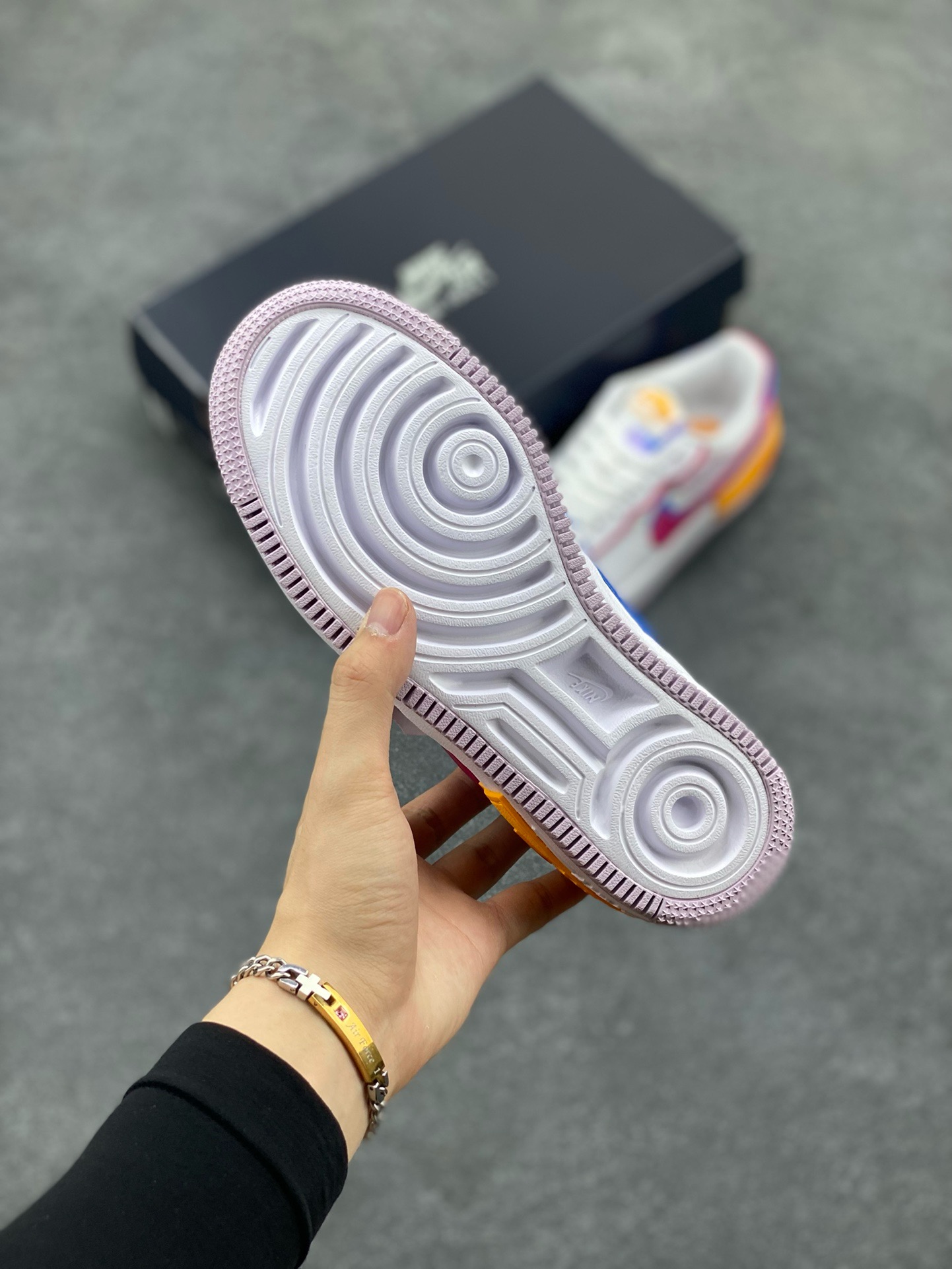 图片[5]-福利特价 NK Air Force 1 Shadow 轻量增高低帮百搭板鞋\”拼接马卡龙\” 全新少女系解构主义设计双层轻量EVA发泡中底+防滑RB橡胶外圈底鞋底 原楦头原纸板 打造纯正空军版型 专注外贸渠道 全掌内置蜂窝气垫 原盒配件 原厂中底钢印、拉帮完美 货号：HF5064-100 尺码：35.5 36 36.5 37.5 38 38.5 39 40 40.5 41 42-选品中心