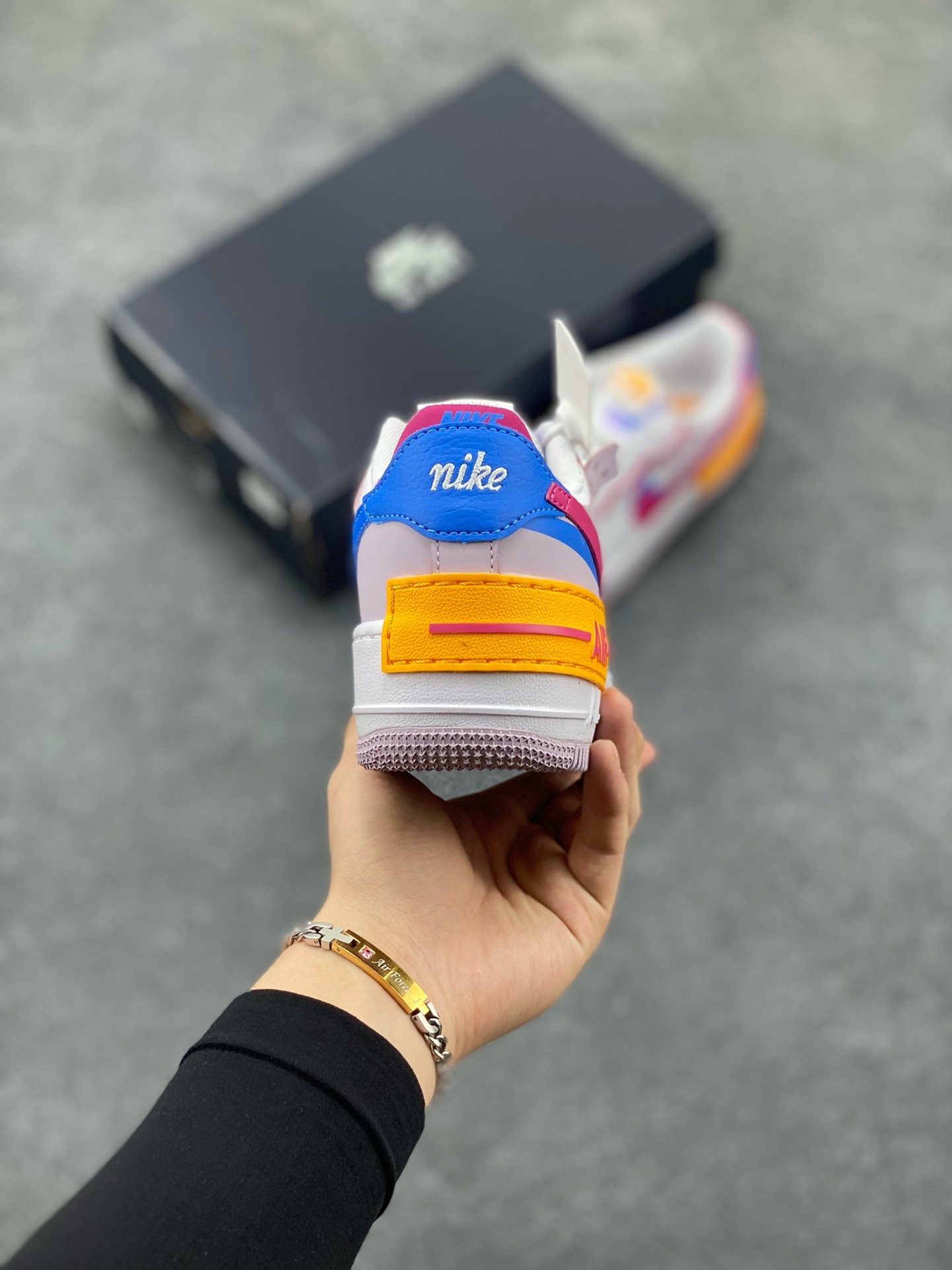 图片[4]-福利特价 NK Air Force 1 Shadow 轻量增高低帮百搭板鞋\”拼接马卡龙\” 全新少女系解构主义设计双层轻量EVA发泡中底+防滑RB橡胶外圈底鞋底 原楦头原纸板 打造纯正空军版型 专注外贸渠道 全掌内置蜂窝气垫 原盒配件 原厂中底钢印、拉帮完美 货号：HF5064-100 尺码：35.5 36 36.5 37.5 38 38.5 39 40 40.5 41 42-选品中心