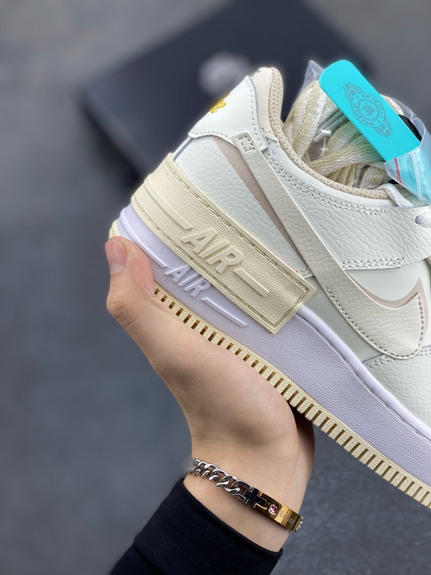 图片[6]-福利特价 NK Air Force 1 Shadow 轻量增高低帮百搭板鞋\”拼接马卡龙\” 全新少女系解构主义设计双层轻量EVA发泡中底+防滑RB橡胶外圈底鞋底 原楦头原纸板 打造纯正空军版型 专注外贸渠道 全掌内置蜂窝气垫 原盒配件 原厂中底钢印、拉帮完美 货号：FQ6871-111 尺码：35.5 36 36.5 37.5 38 38.5 39 40 40.5 41 42-选品中心