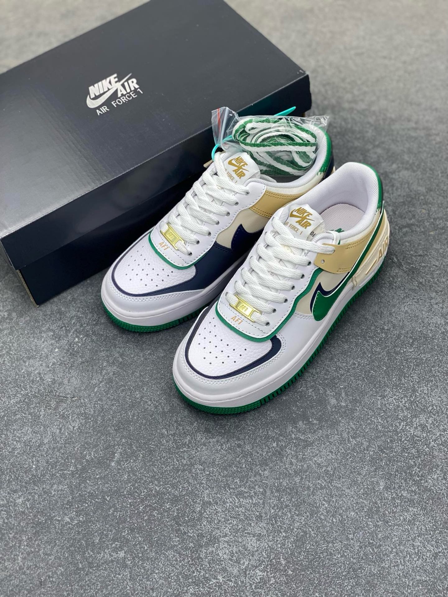 图片[8]-福利特价 NK Air Force 1 Shadow 轻量增高低帮百搭板鞋\”拼接马卡龙\” 全新少女系解构主义设计双层轻量EVA发泡中底+防滑RB橡胶外圈底鞋底 原楦头原纸板 打造纯正空军版型 专注外贸渠道 全掌内置蜂窝气垫 原盒配件 原厂中底钢印、拉帮完美 货号：DZ1847-102 尺码：35.5 36 36.5 37.5 38 38.5 39 40 40.5 41 42-选品中心