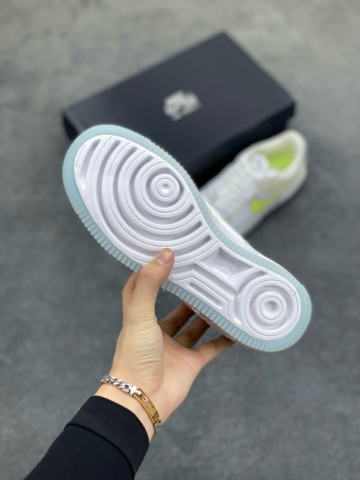 图片[5]-福利特价 原200版本💯 NK Air Force 1 Shadow 轻量增高低帮百搭板鞋\”拼接马卡龙\” 全新少女系解构主义设计双层轻量EVA发泡中底+防滑RB橡胶外圈底鞋底 原楦头原纸板 打造纯正空军版型 专注外贸渠道 全掌内置蜂窝气垫 原盒配件 原厂中底钢印、拉帮完美 货号：FB7582-100 尺码：35.5 36 36.5 37.5 38 38.5 39 40 40.5 41 42-选品中心