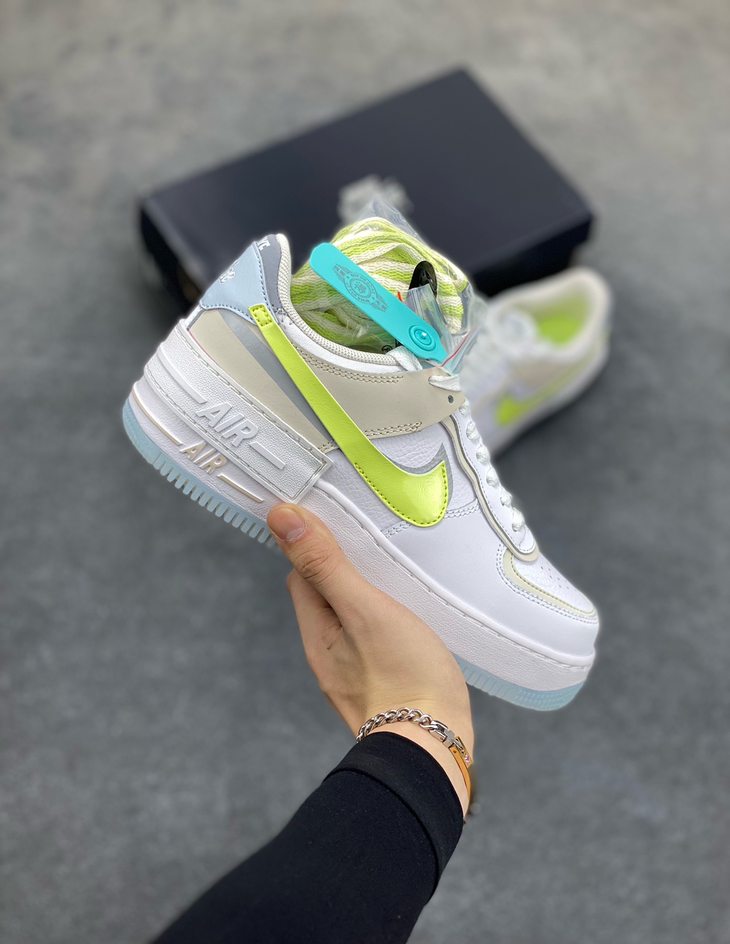 福利特价 原200版本💯 NK Air Force 1 Shadow 轻量增高低帮百搭板鞋\”拼接马卡龙\” 全新少女系解构主义设计双层轻量EVA发泡中底+防滑RB橡胶外圈底鞋底 原楦头原纸板 打造纯正空军版型 专注外贸渠道 全掌内置蜂窝气垫 原盒配件 原厂中底钢印、拉帮完美 货号:FB7582-100 尺码:35.5 36 36.5 37.5 38 38.5 39 40 40.5 41 42-选品中心