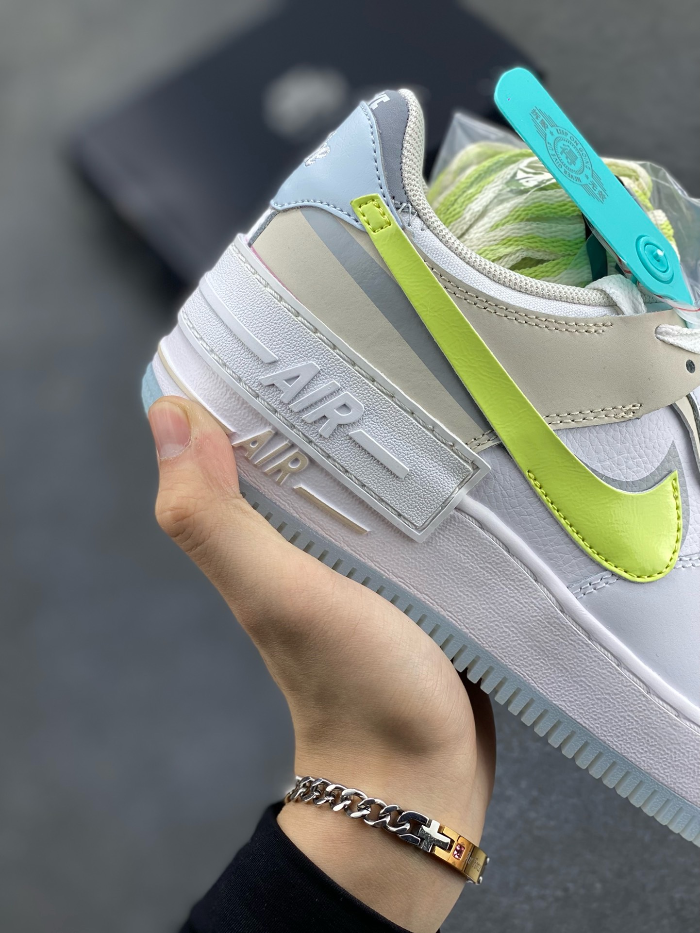 图片[6]-福利特价 原200版本💯 NK Air Force 1 Shadow 轻量增高低帮百搭板鞋\”拼接马卡龙\” 全新少女系解构主义设计双层轻量EVA发泡中底+防滑RB橡胶外圈底鞋底 原楦头原纸板 打造纯正空军版型 专注外贸渠道 全掌内置蜂窝气垫 原盒配件 原厂中底钢印、拉帮完美 货号：FB7582-100 尺码：35.5 36 36.5 37.5 38 38.5 39 40 40.5 41 42-选品中心