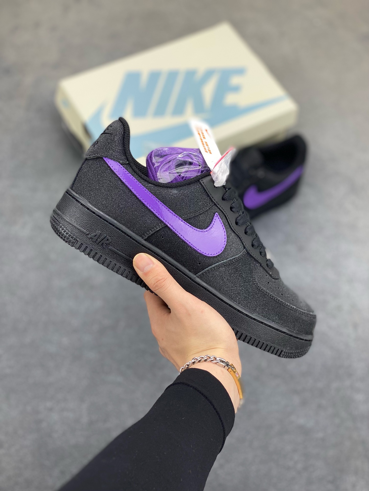 福利特价 Nike Air Force 1 Low 黑紫满天星 空军一号低帮休闲运动板鞋 原楦头原纸板 打造纯正空军版型 专注外贸渠道 全掌内置蜂窝气垫 原盒配件 原厂中底钢印、拉帮完美 货号:CW2288-014 尺码:36 36.5 37.5 38 38.5 39 40 40.5 41 42 42.5 43 44 44.5 45-选品中心