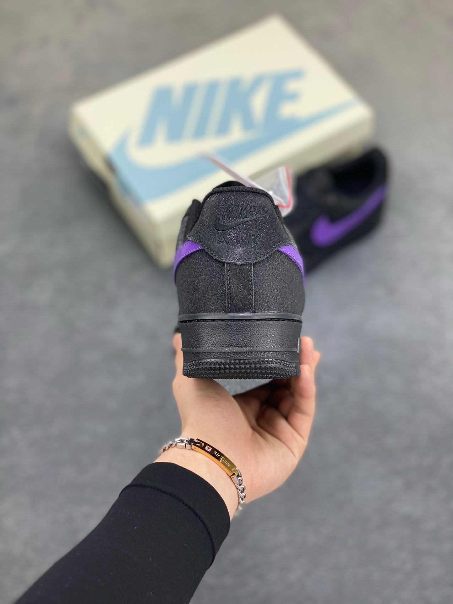 图片[4]-福利特价 Nike Air Force 1 Low 黑紫满天星 空军一号低帮休闲运动板鞋 原楦头原纸板 打造纯正空军版型 专注外贸渠道 全掌内置蜂窝气垫 原盒配件 原厂中底钢印、拉帮完美 货号：CW2288-014 尺码：36 36.5 37.5 38 38.5 39 40 40.5 41 42 42.5 43 44 44.5 45-选品中心