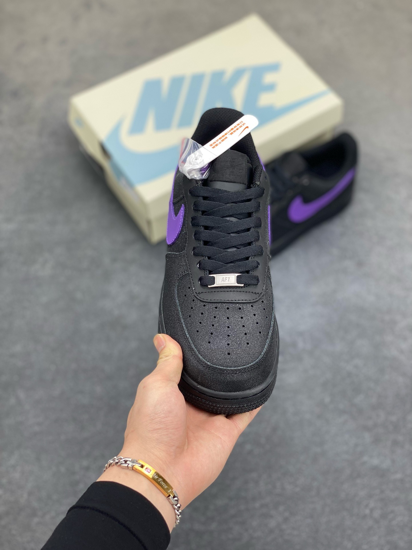 图片[2]-福利特价 Nike Air Force 1 Low 黑紫满天星 空军一号低帮休闲运动板鞋 原楦头原纸板 打造纯正空军版型 专注外贸渠道 全掌内置蜂窝气垫 原盒配件 原厂中底钢印、拉帮完美 货号：CW2288-014 尺码：36 36.5 37.5 38 38.5 39 40 40.5 41 42 42.5 43 44 44.5 45-选品中心