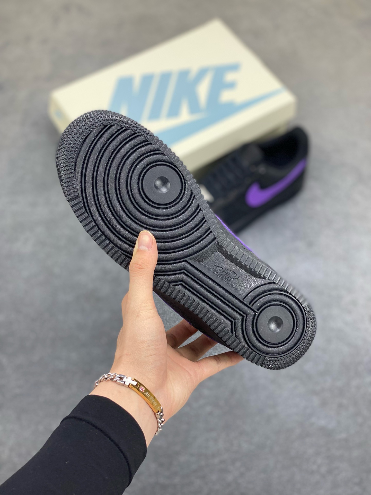 图片[5]-福利特价 Nike Air Force 1 Low 黑紫满天星 空军一号低帮休闲运动板鞋 原楦头原纸板 打造纯正空军版型 专注外贸渠道 全掌内置蜂窝气垫 原盒配件 原厂中底钢印、拉帮完美 货号：CW2288-014 尺码：36 36.5 37.5 38 38.5 39 40 40.5 41 42 42.5 43 44 44.5 45-选品中心