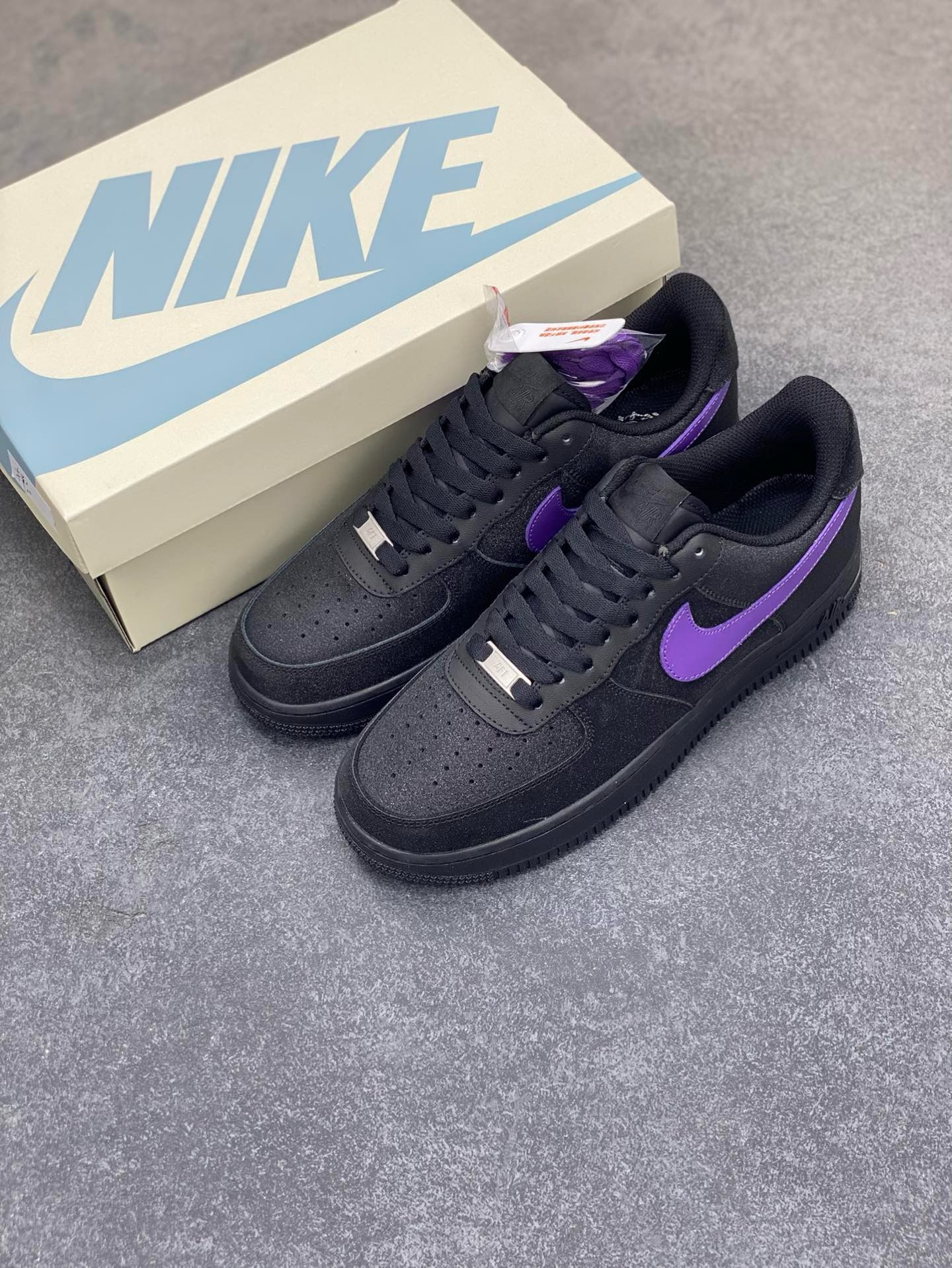 图片[8]-福利特价 Nike Air Force 1 Low 黑紫满天星 空军一号低帮休闲运动板鞋 原楦头原纸板 打造纯正空军版型 专注外贸渠道 全掌内置蜂窝气垫 原盒配件 原厂中底钢印、拉帮完美 货号：CW2288-014 尺码：36 36.5 37.5 38 38.5 39 40 40.5 41 42 42.5 43 44 44.5 45-选品中心