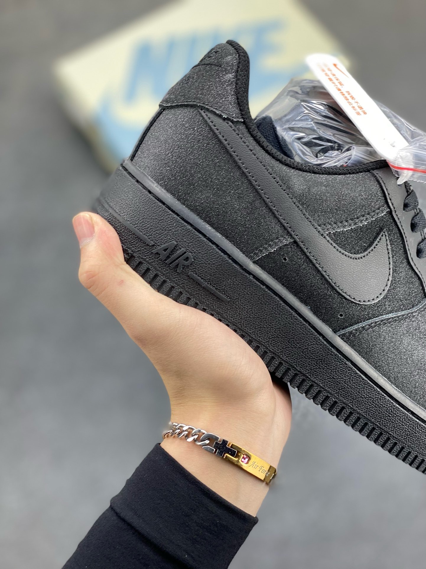 图片[6]-福利特价 NK Air Force 1空军一号 黑色细闪 官方同步 原装级别 原楦头原纸板 打造纯正空军版型#专注外贸渠道 全掌内置蜂窝气垫 #原盒配件 原厂中底钢印、拉帮完美 货号：CW2288-010 尺码：36 36.5 37.5 38 38.5 39 40 40.5 41 42 42.5 43 44 44.5 45-选品中心