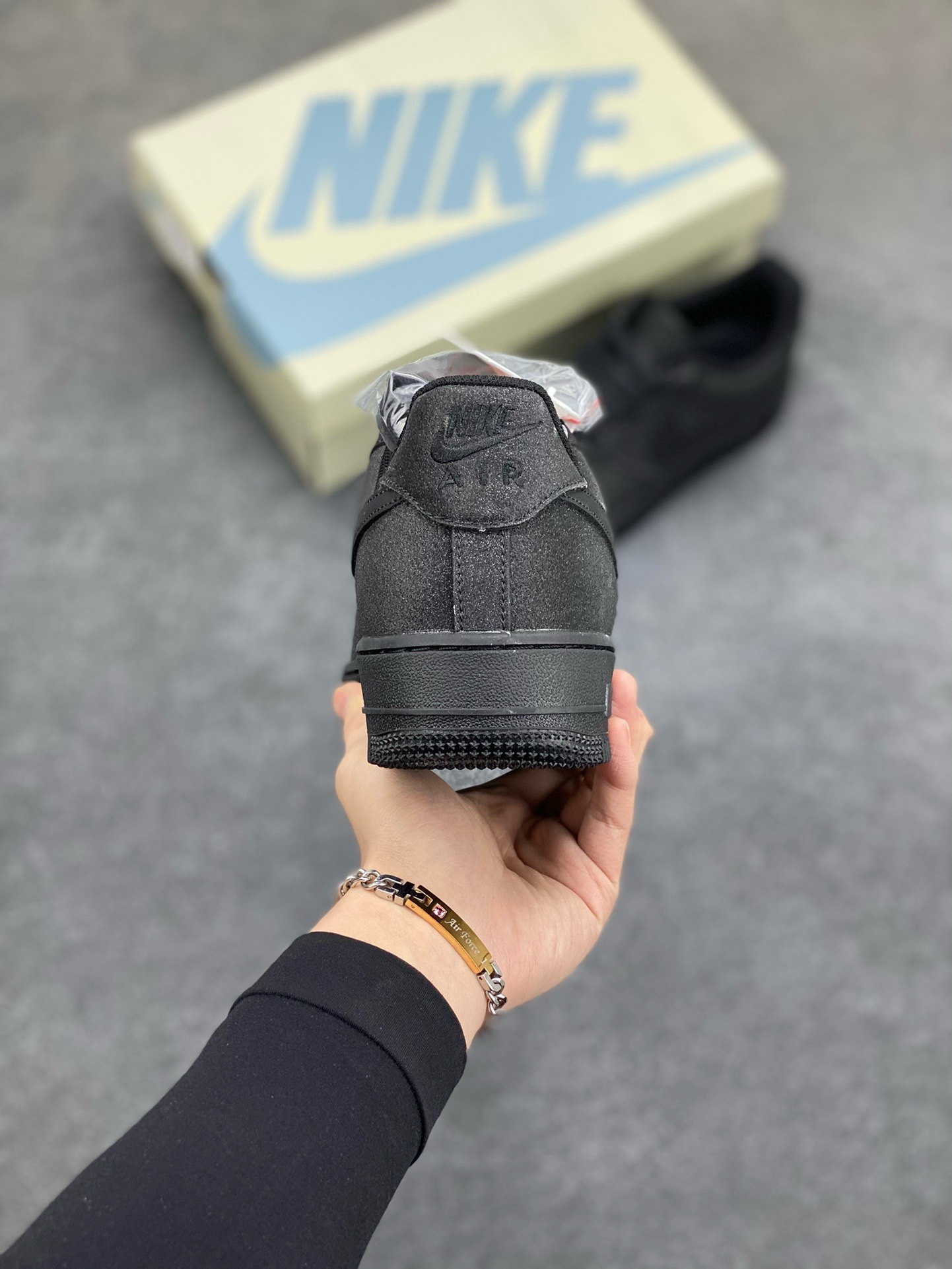图片[4]-福利特价 NK Air Force 1空军一号 黑色细闪 官方同步 原装级别 原楦头原纸板 打造纯正空军版型#专注外贸渠道 全掌内置蜂窝气垫 #原盒配件 原厂中底钢印、拉帮完美 货号：CW2288-010 尺码：36 36.5 37.5 38 38.5 39 40 40.5 41 42 42.5 43 44 44.5 45-选品中心