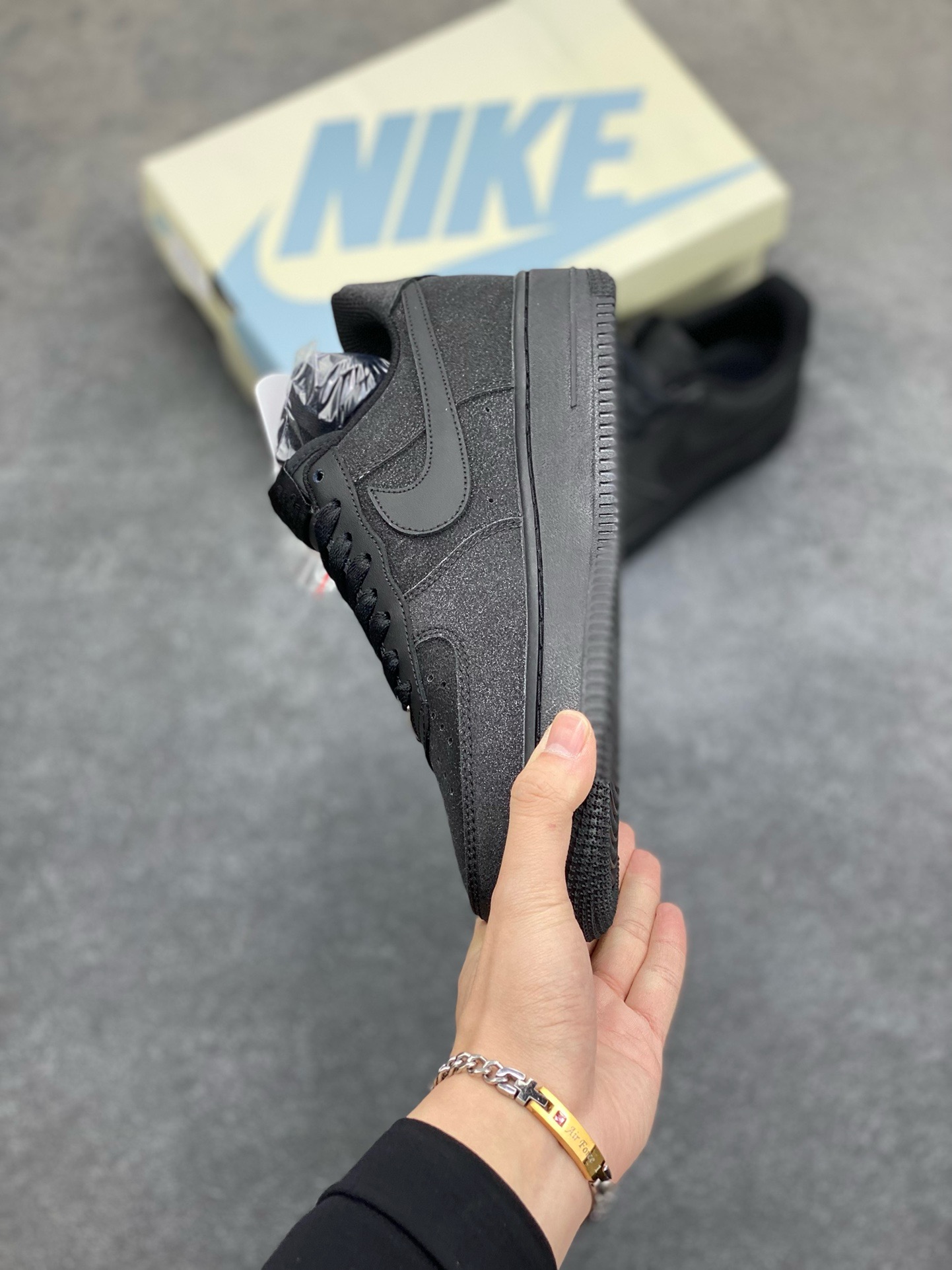 图片[3]-福利特价 NK Air Force 1空军一号 黑色细闪 官方同步 原装级别 原楦头原纸板 打造纯正空军版型#专注外贸渠道 全掌内置蜂窝气垫 #原盒配件 原厂中底钢印、拉帮完美 货号：CW2288-010 尺码：36 36.5 37.5 38 38.5 39 40 40.5 41 42 42.5 43 44 44.5 45-选品中心