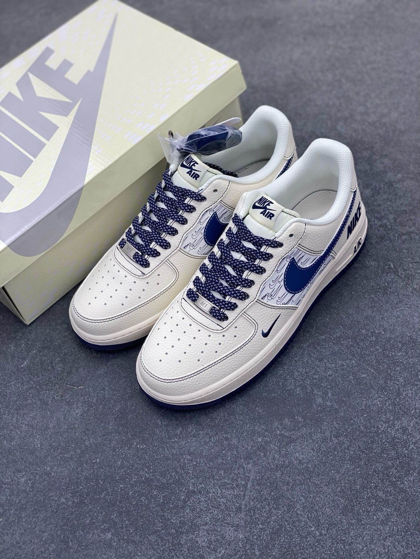 图片[8]-福利特价 NIke Air Force 1 \’07 Low “NIKE联名——深蓝多重勾”空军一号 低帮 运动鞋 休闲鞋 折边针车 工艺难度大 原楦头原纸板 原装鞋盒 定制五金配件 内置全掌气垫 原厂鞋底 货号：HH7518-069 尺码：36 36.5 37.5 38 38.5 39 40 40.5 41 42 42.5 43 44 44.5 45-选品中心