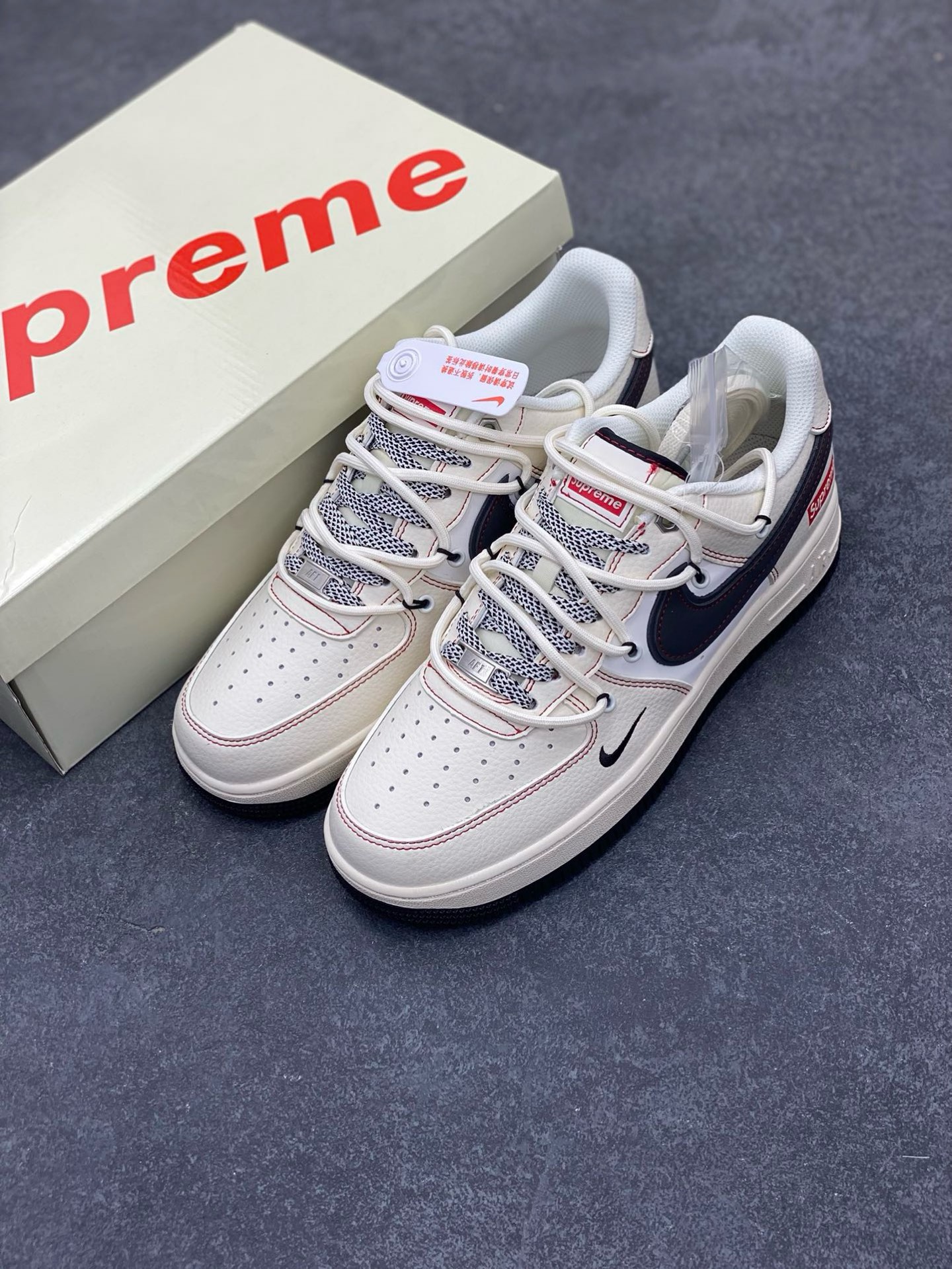 图片[8]-福利特价 Nike Air Force 1 \’07 Low “迪奥联名——米绿银抽绳”空军一号 高端定制 低帮 运动鞋 休闲鞋 折边针车 工艺难度大 原楦头原纸板 原装鞋盒 定制五金配件 内置全掌气垫 原厂鞋底 货号：SJ1198-200 尺码：36 36.5 37.5 38 38.5 39 40 40.5 41 42 42.5 43 44 44.5 45-选品中心