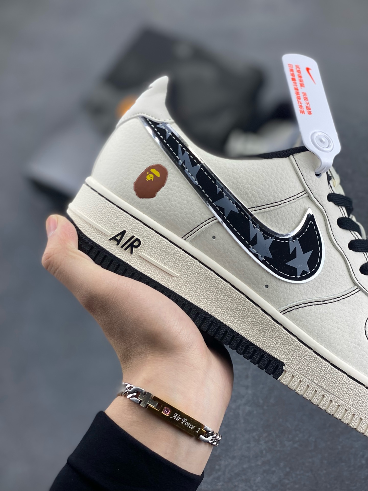 图片[6]-NIke Air Force 1 \’07 Low “Bape联名——双拼老人头”空军一号 低帮 运动鞋 休闲鞋 折边针车 工艺难度大 原楦头原纸板 原装鞋盒 定制五金配件 内置全掌气垫 原厂鞋底 货号：XS1958-523 尺码：36 36.5 37.5 38 38.5 39 40 40.5 41 42 42.5 43 44 44.5 45-选品中心