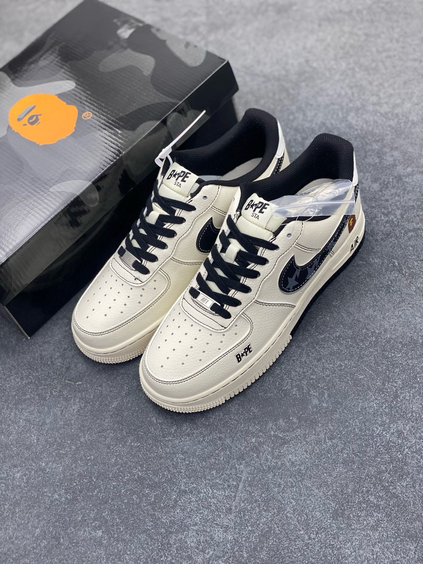 图片[8]-NIke Air Force 1 \’07 Low “Bape联名——双拼老人头”空军一号 低帮 运动鞋 休闲鞋 折边针车 工艺难度大 原楦头原纸板 原装鞋盒 定制五金配件 内置全掌气垫 原厂鞋底 货号：XS1958-523 尺码：36 36.5 37.5 38 38.5 39 40 40.5 41 42 42.5 43 44 44.5 45-选品中心